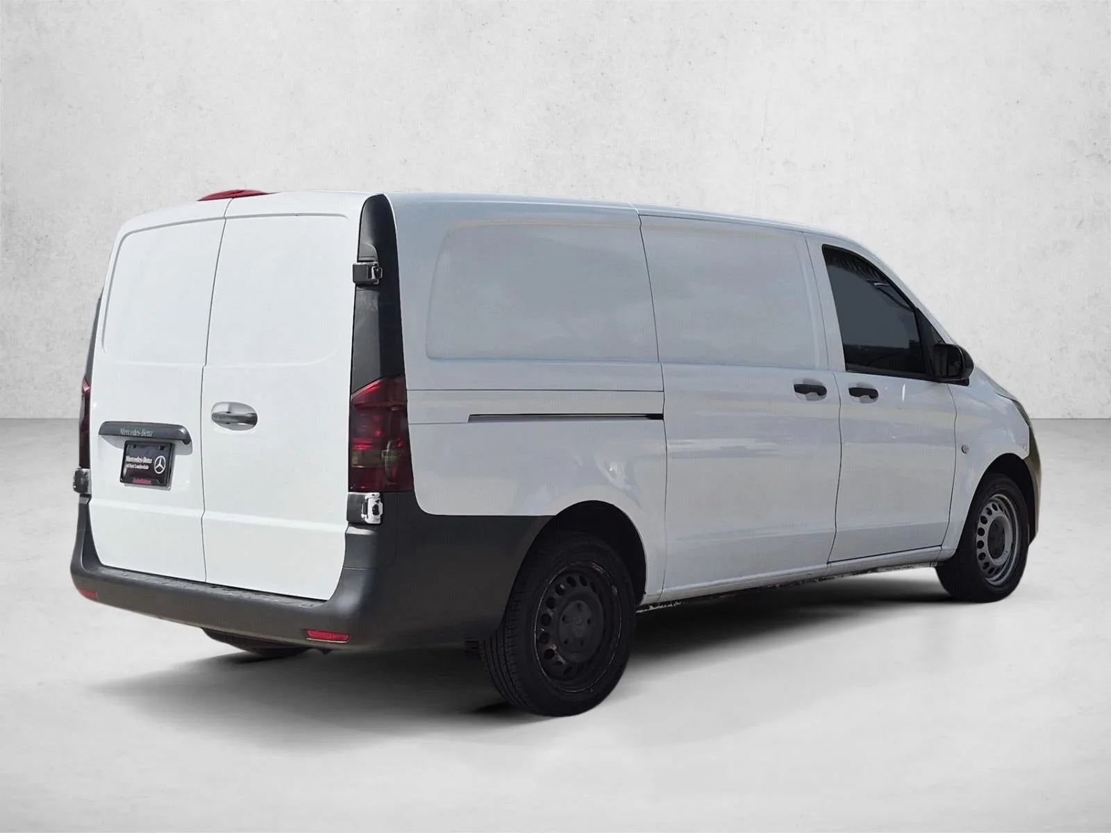 2016 Mercedes-Benz Metris Cargo Van RWD 126" photo 5