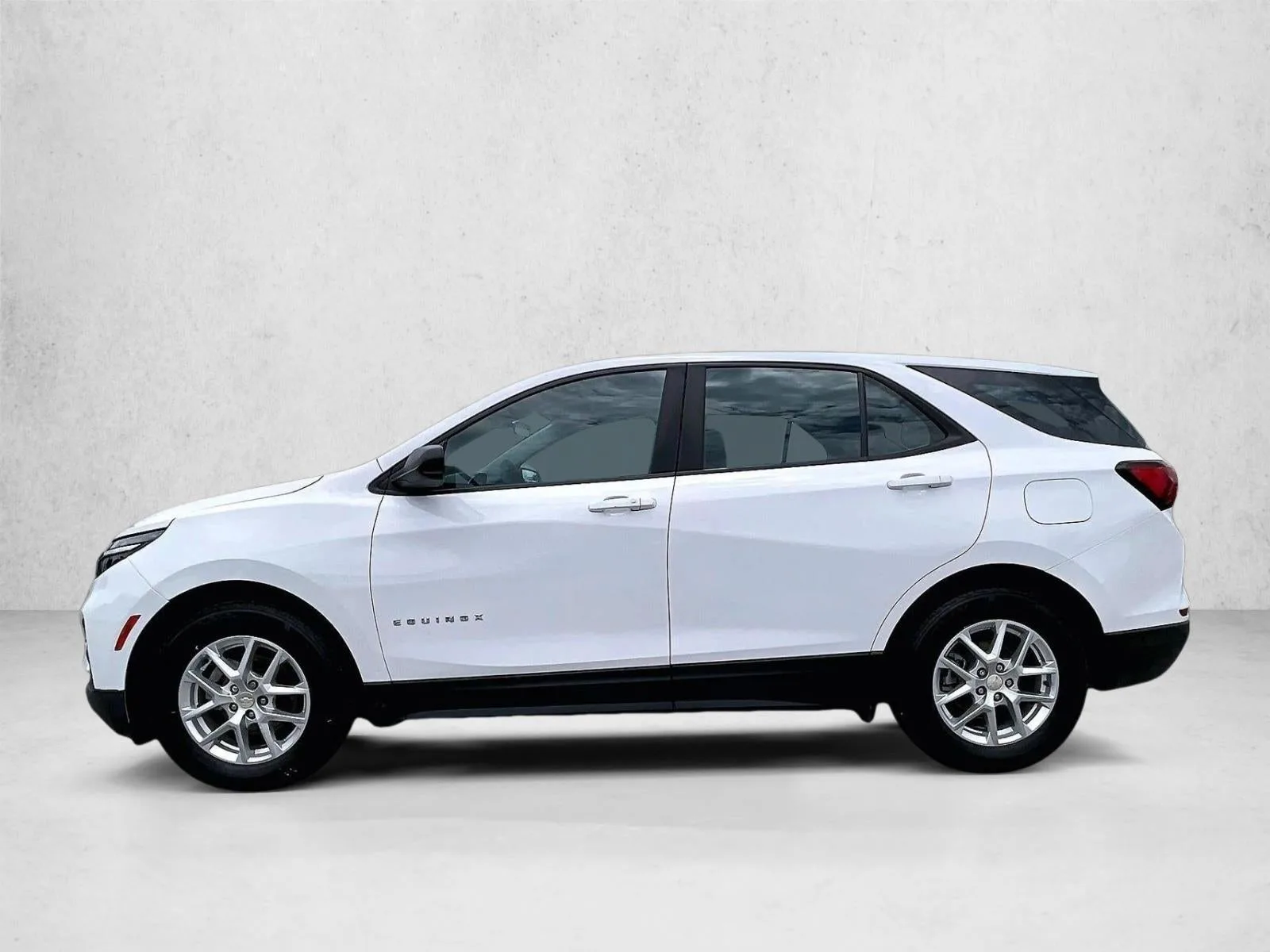 2023 Chevrolet Equinox LS photo 6