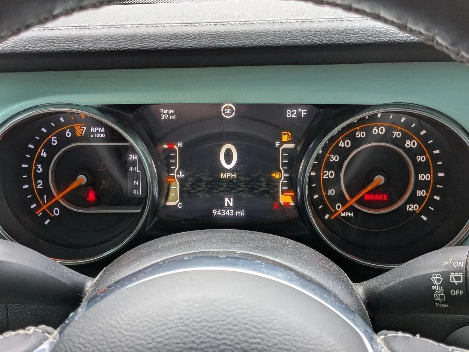 2018 Jeep Wrangler Unlimited Sahara 4x4 photo 12