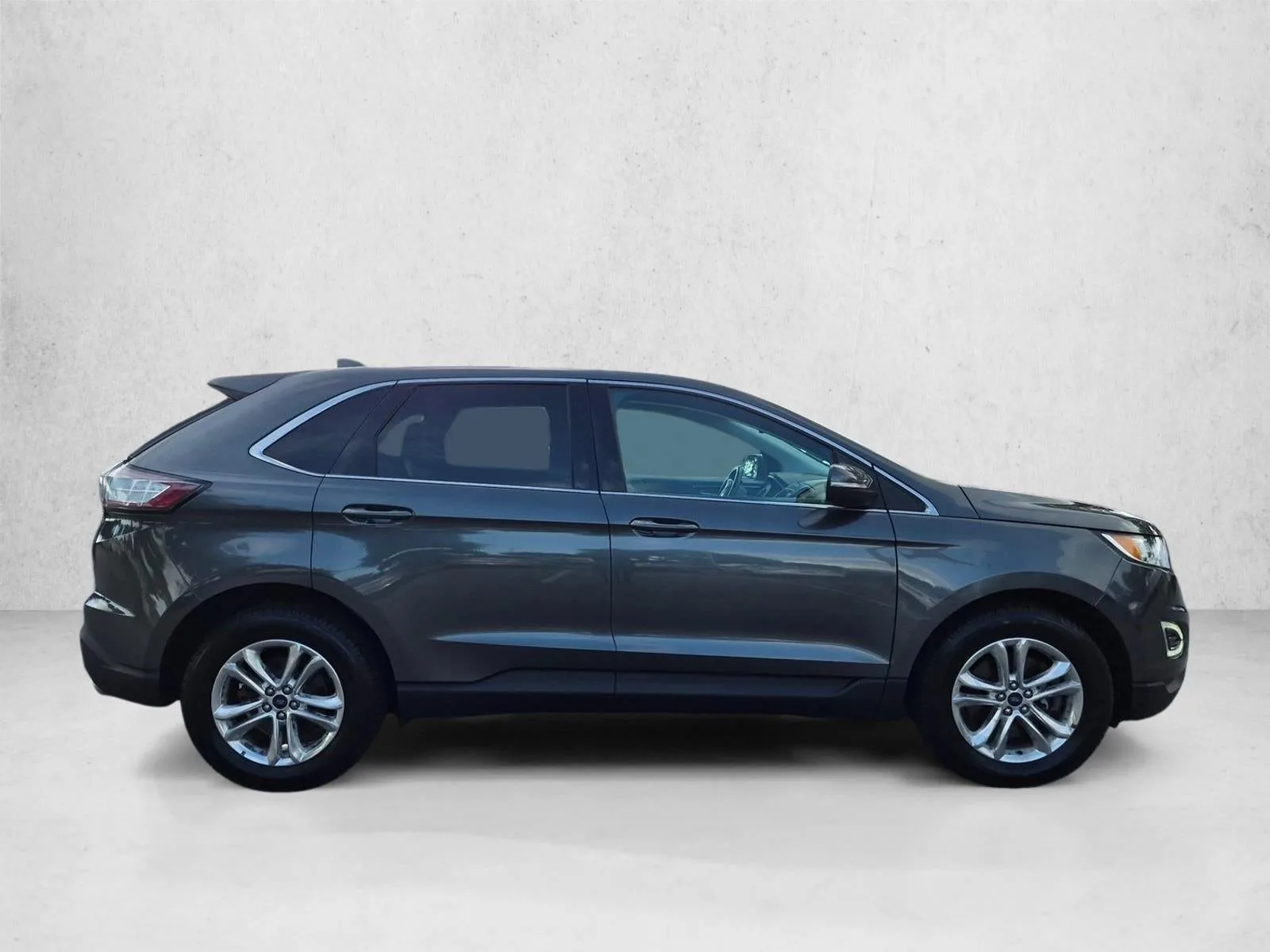 2015 Ford Edge 4dr SEL AWD photo 4