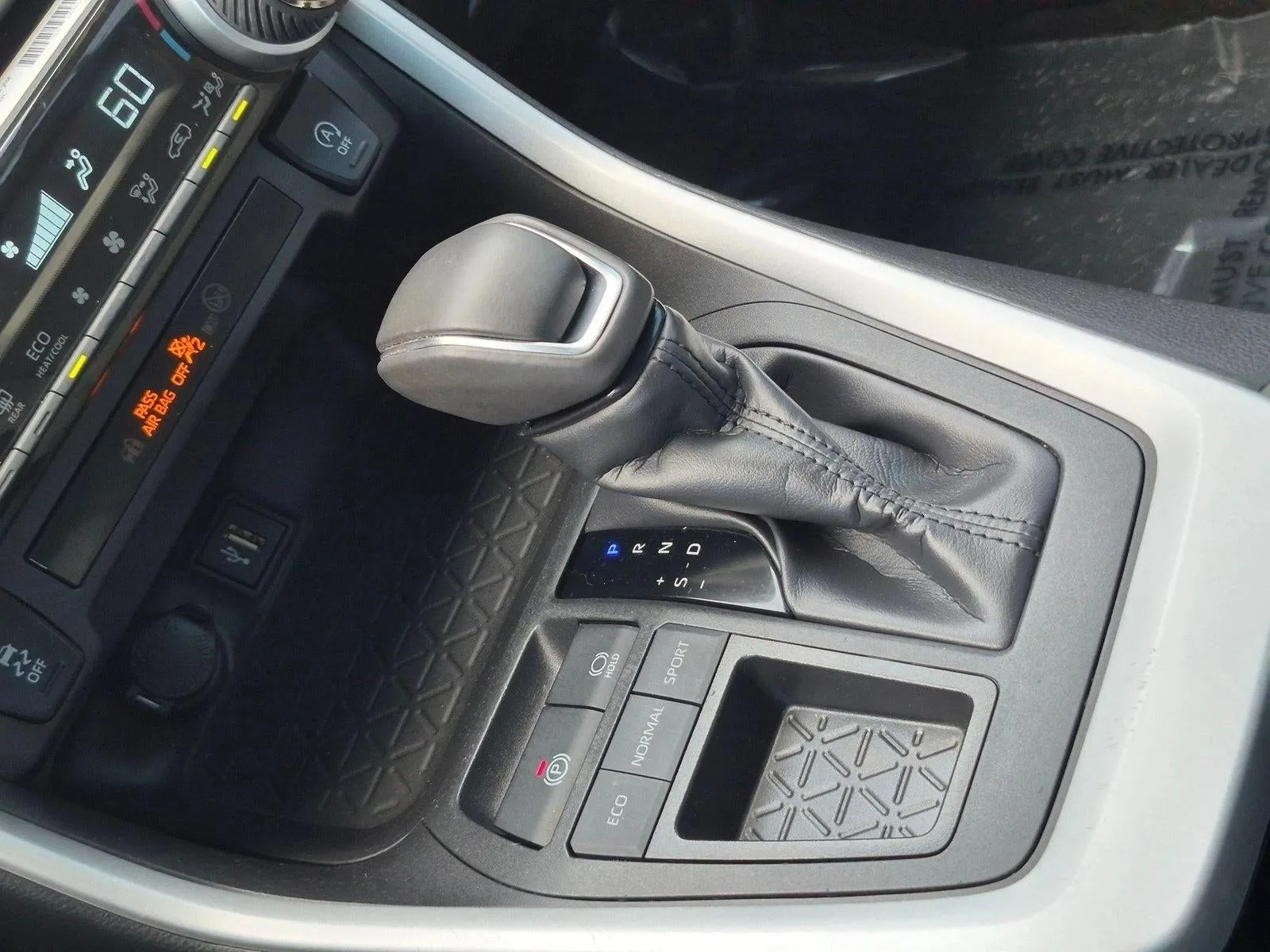 2024 Toyota RAV4 XLE Premium photo 12
