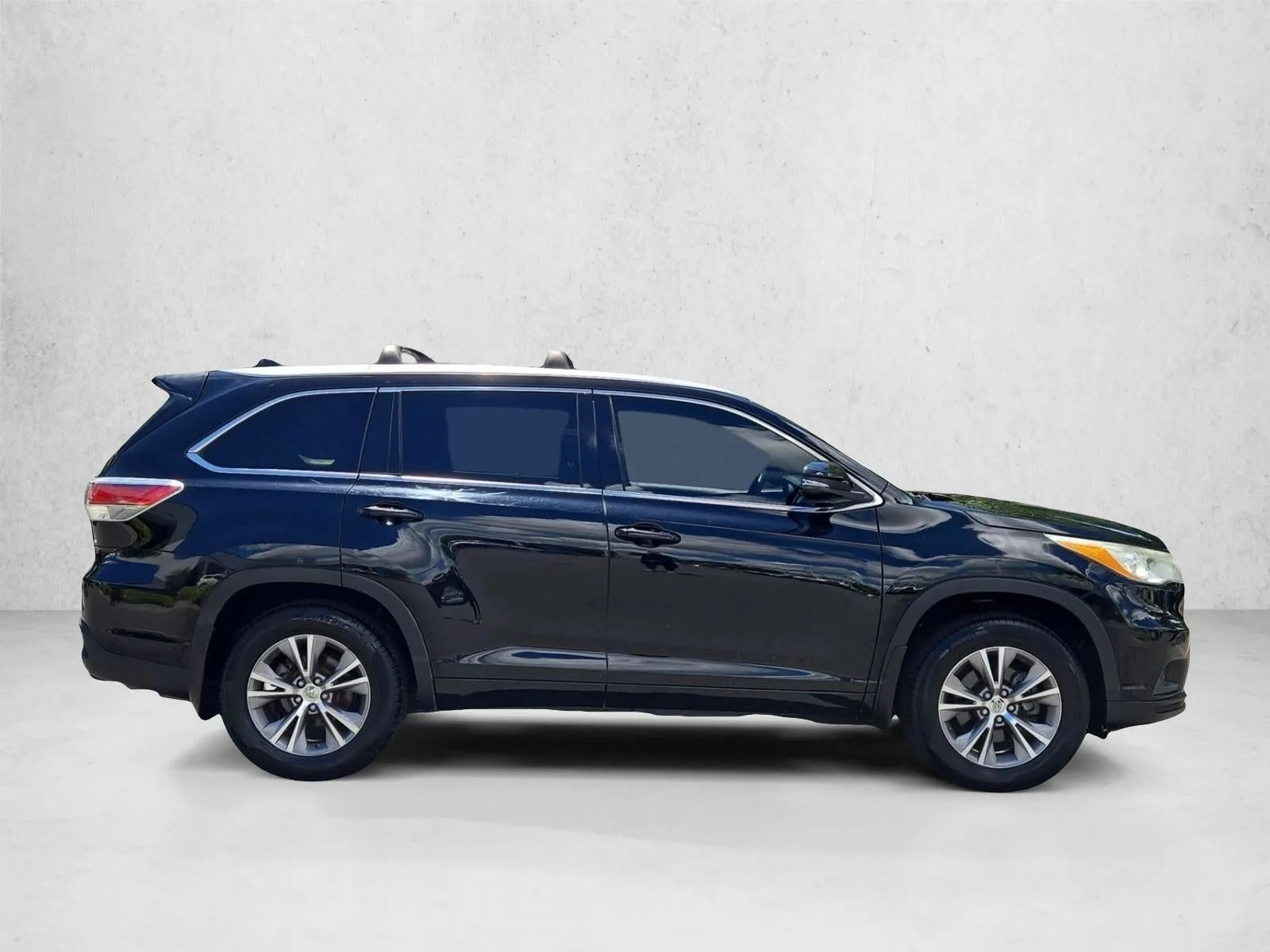2014 Toyota Highlander AWD 4dr V6 XLE (Natl) photo 4