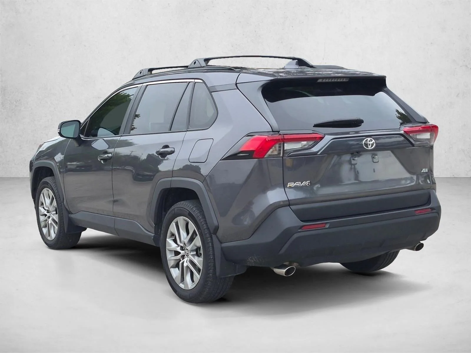 2024 Toyota RAV4 XLE Premium photo 7