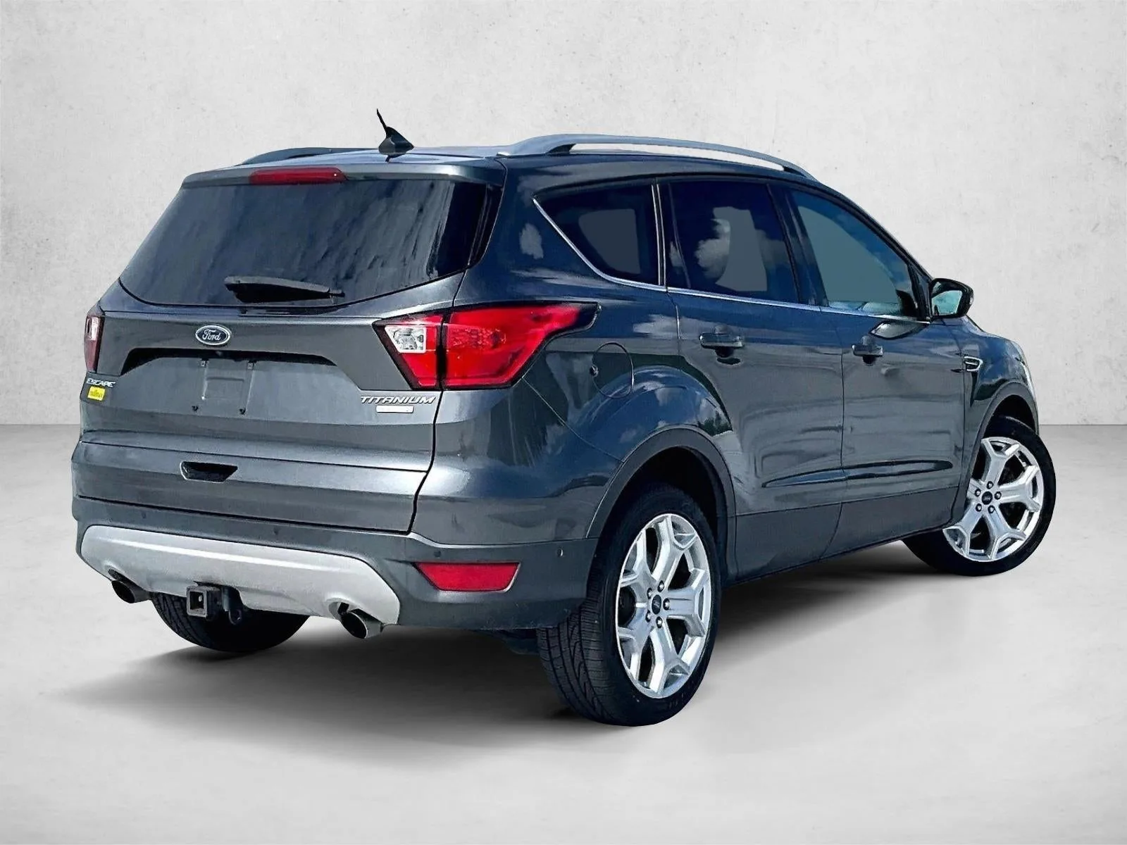 2019 Ford Escape Titanium photo 2