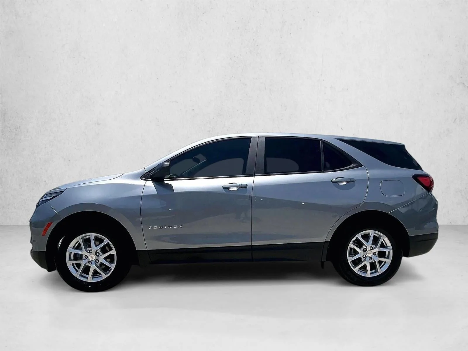 2023 Chevrolet Equinox LS photo 6