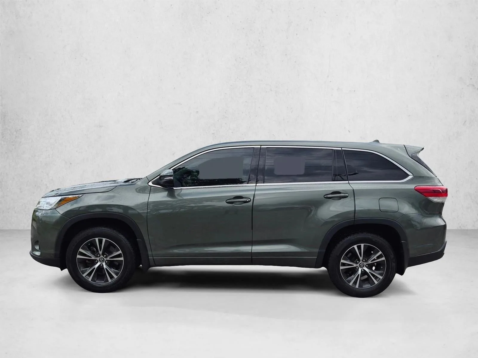 2018 Toyota Highlander LE Plus V6 FWD (SE) photo 9