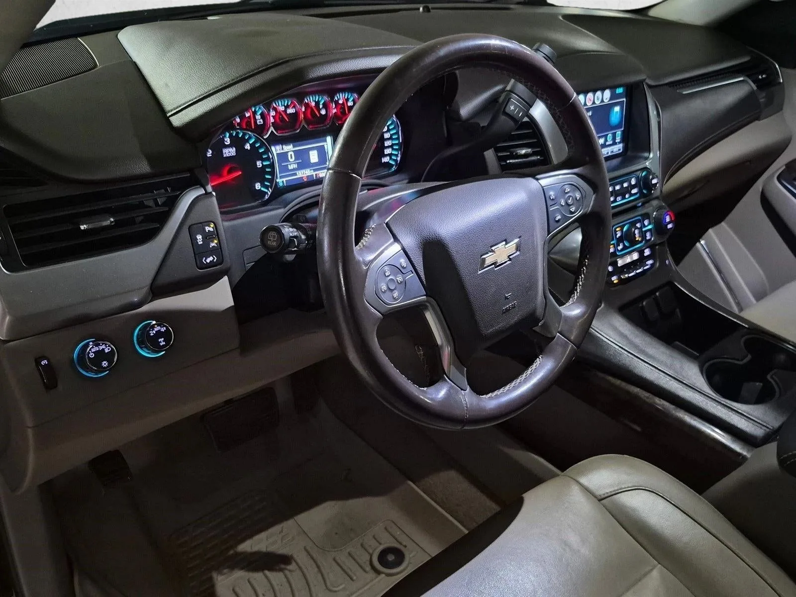 2017 Chevrolet Tahoe LT photo 11