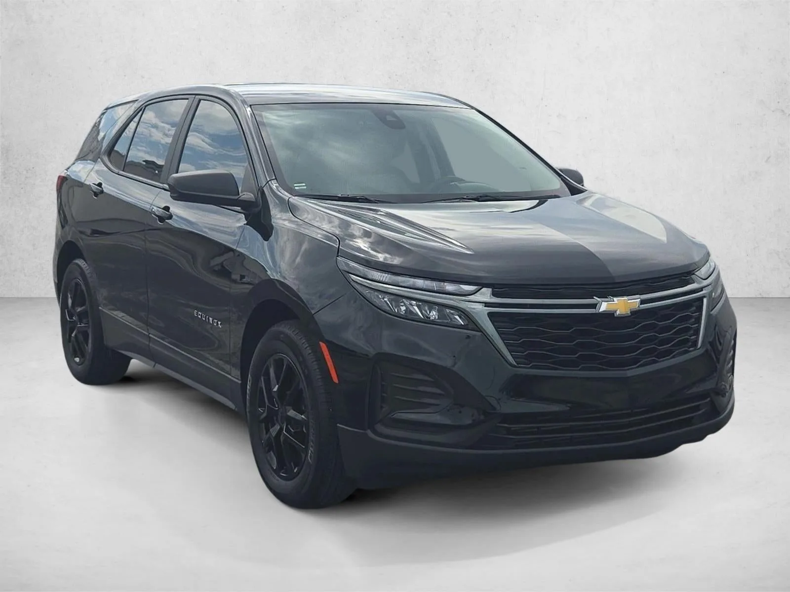 2024 Chevrolet Equinox LS photo 3
