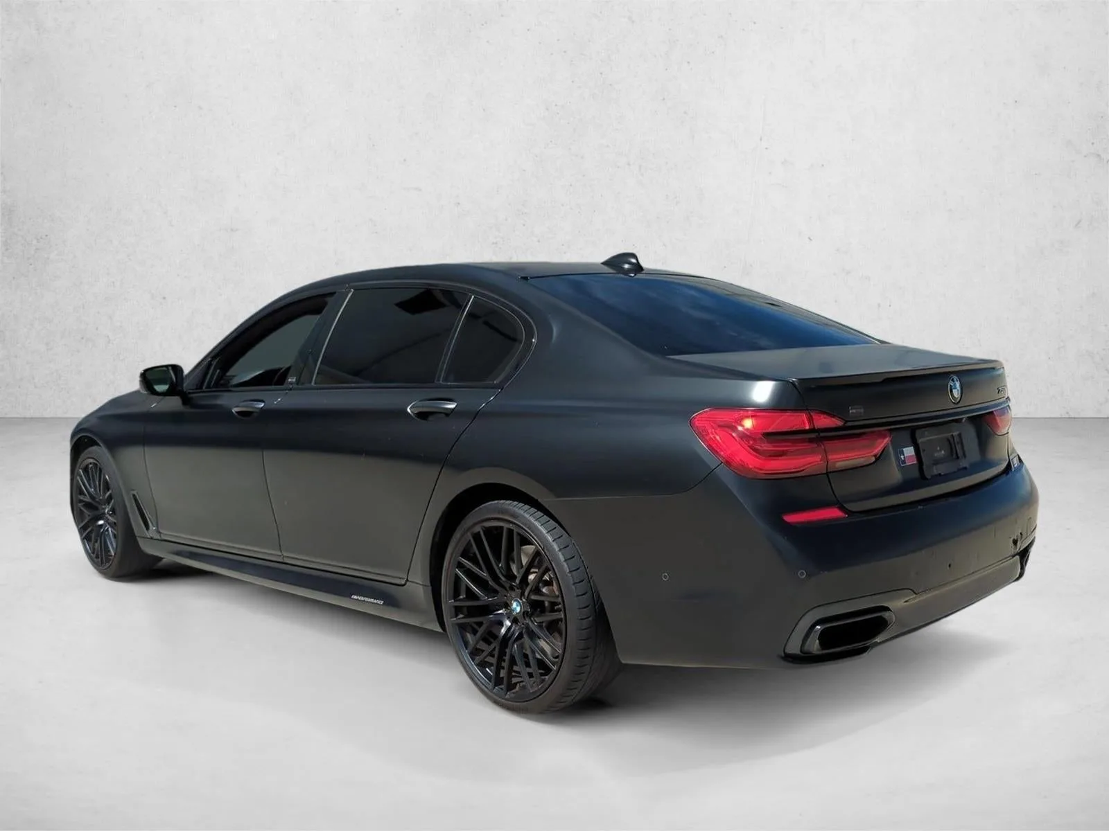 2017 BMW 750i Sedan photo 7