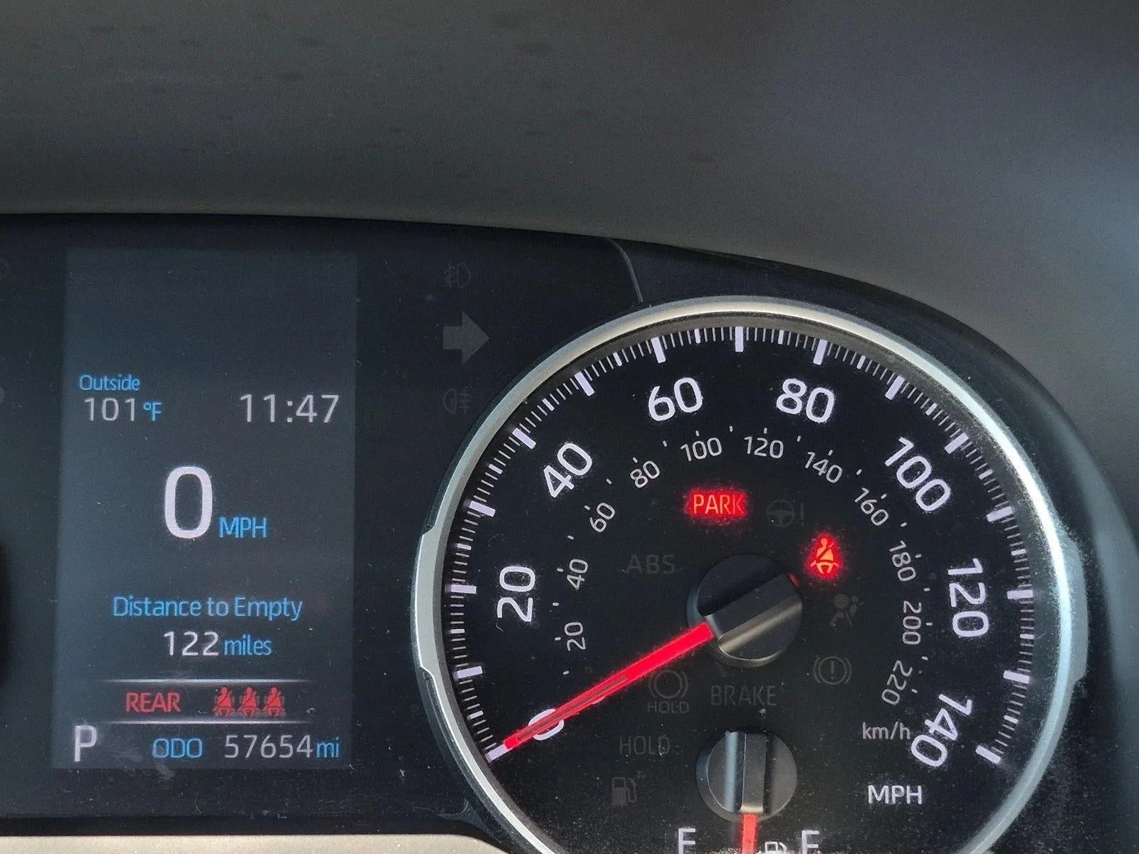 2019 Toyota RAV4 LE FWD (GS) photo 11