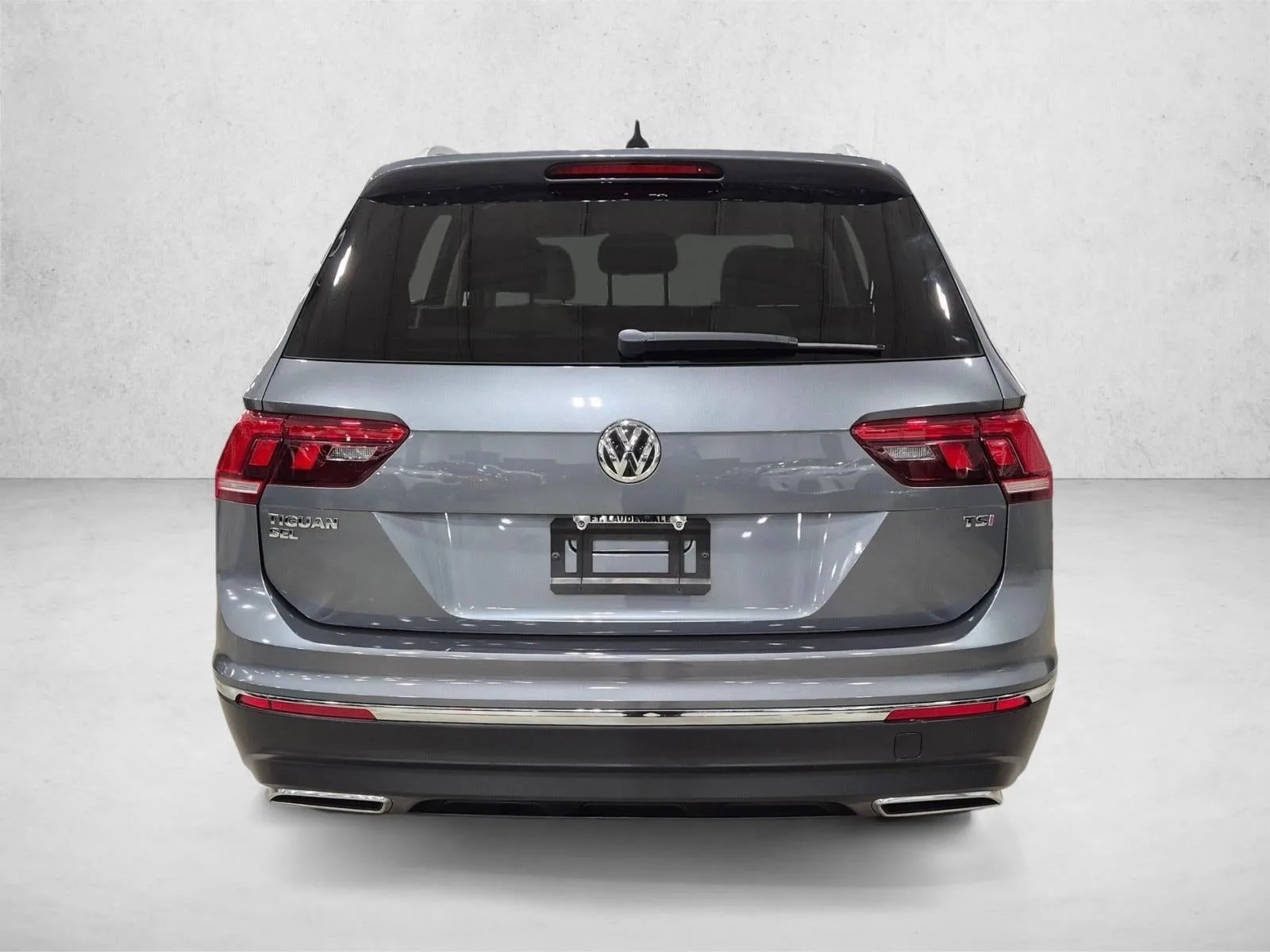 2018 Volkswagen Tiguan 2.0T SEL FWD photo 7