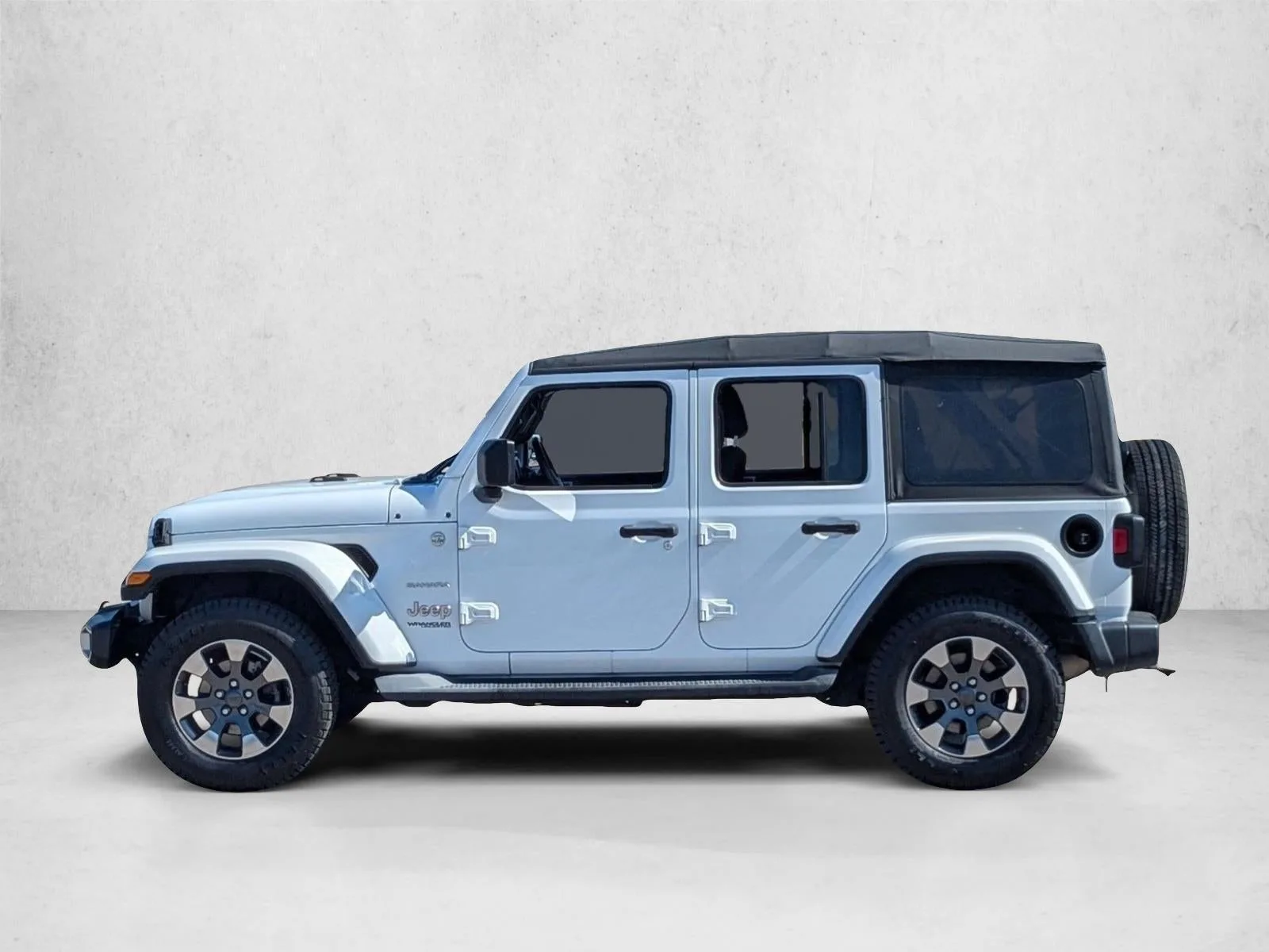 2018 Jeep Wrangler Unlimited Sahara 4x4 photo 8