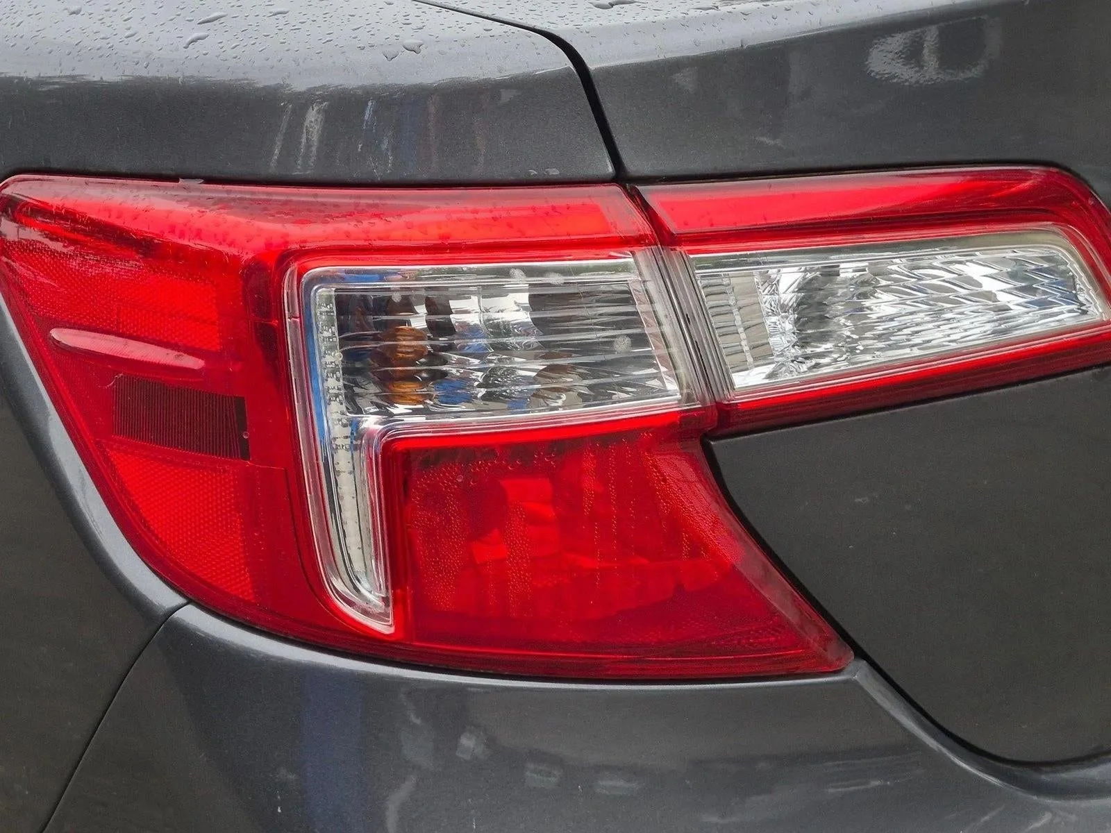 2012 Toyota Camry 4dr Sdn I4 Auto LE (Natl) photo 8