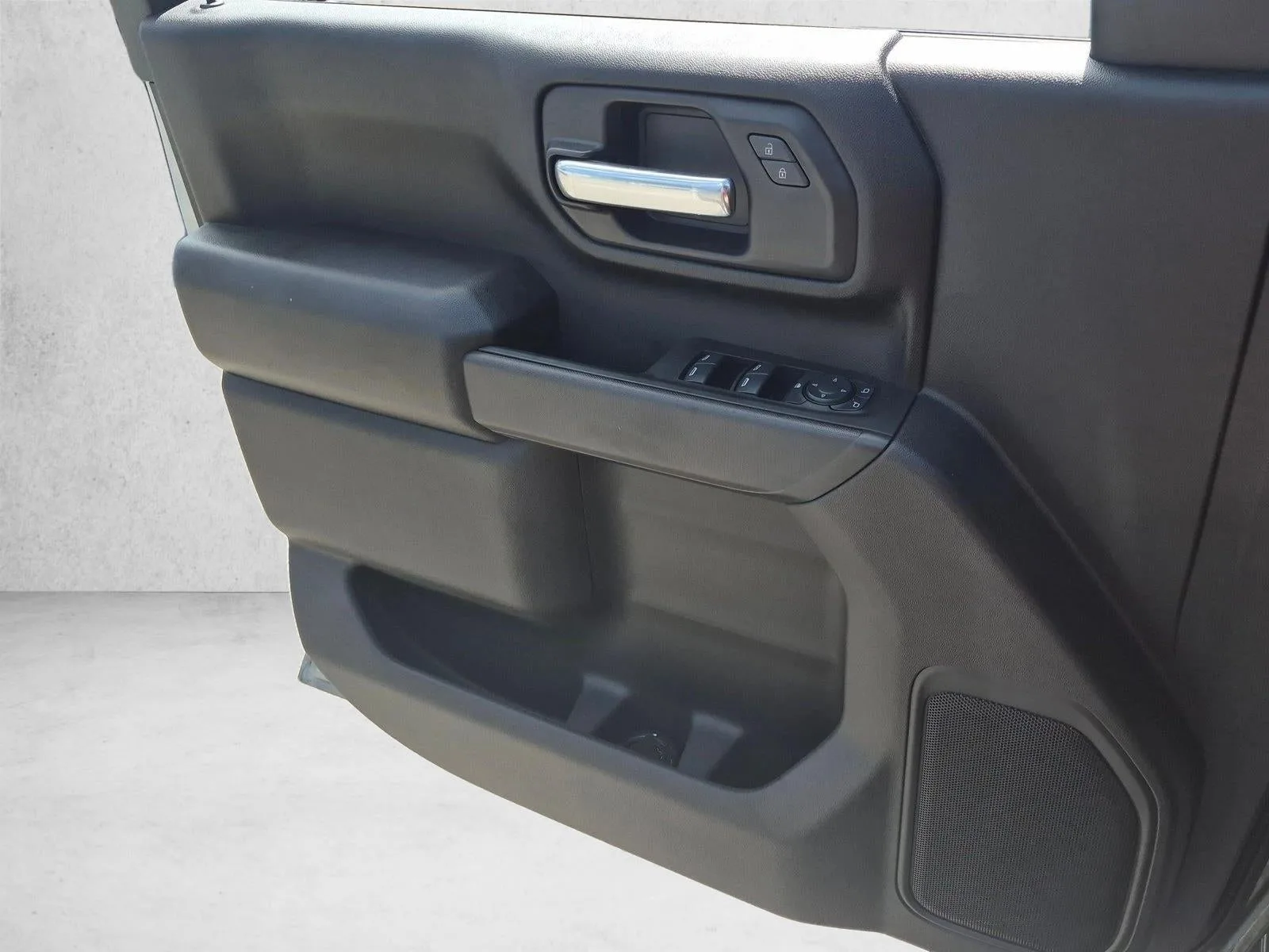 2024 Chevrolet Silverado 2500 HD Custom photo 8