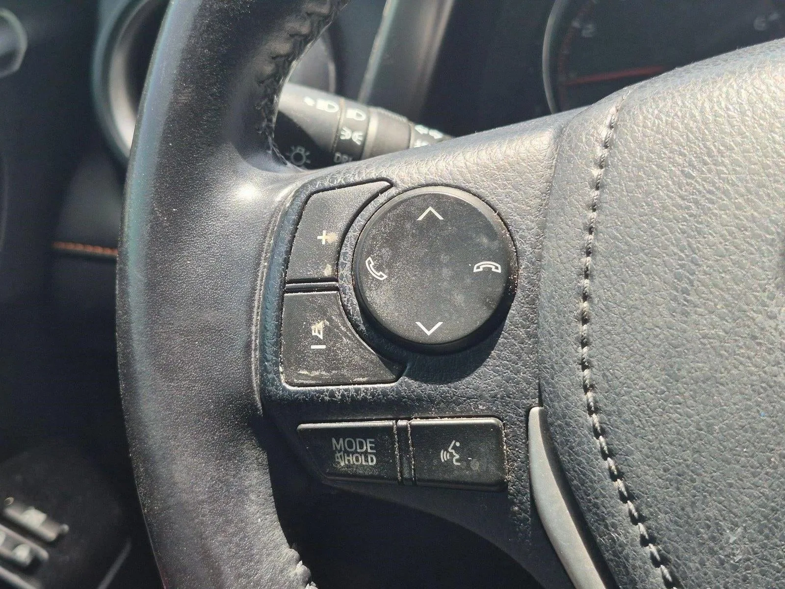 2016 Toyota RAV4 SE photo 8