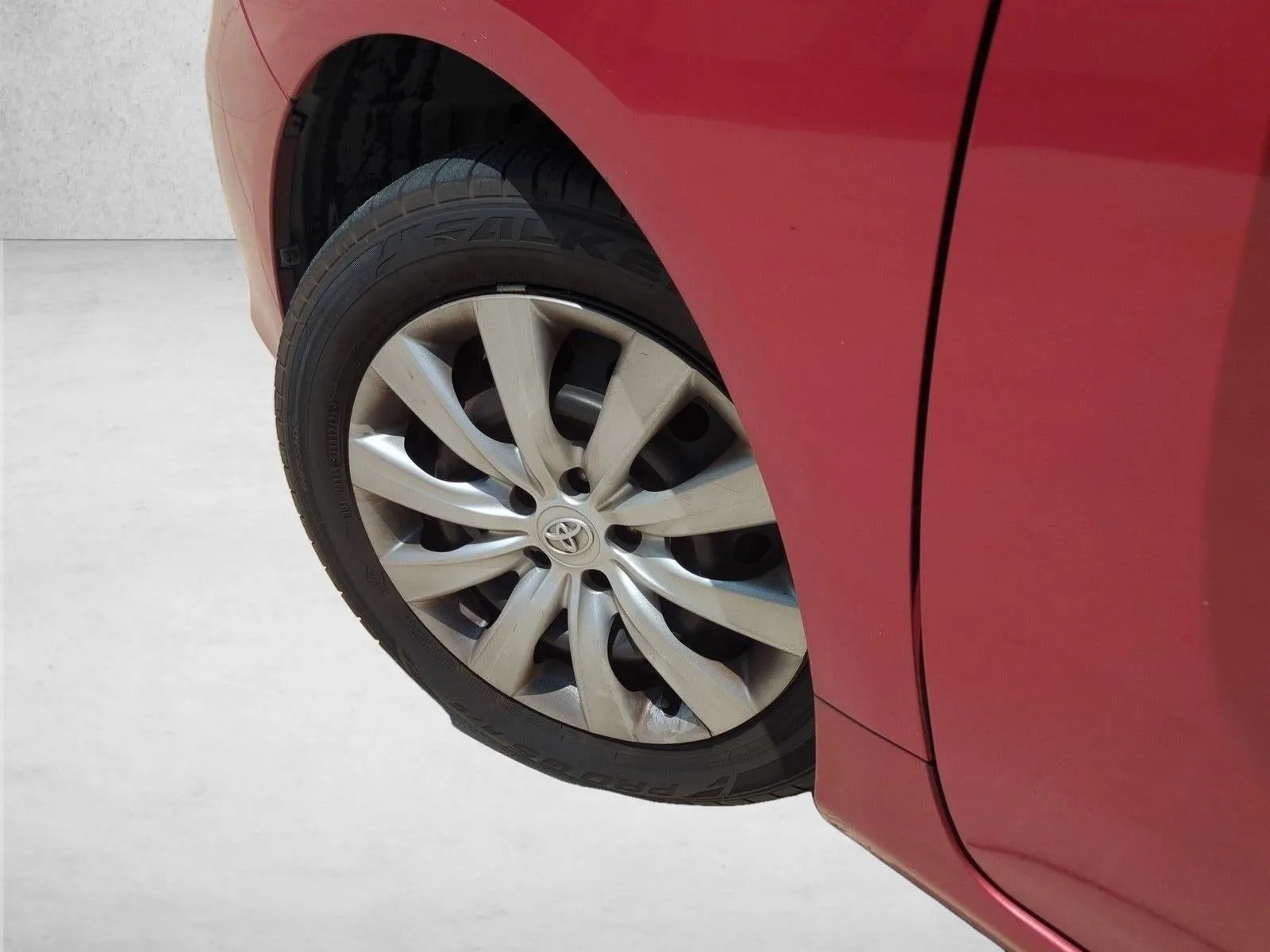 2013 Toyota Corolla 4dr Sdn Auto LE (Natl) photo 10