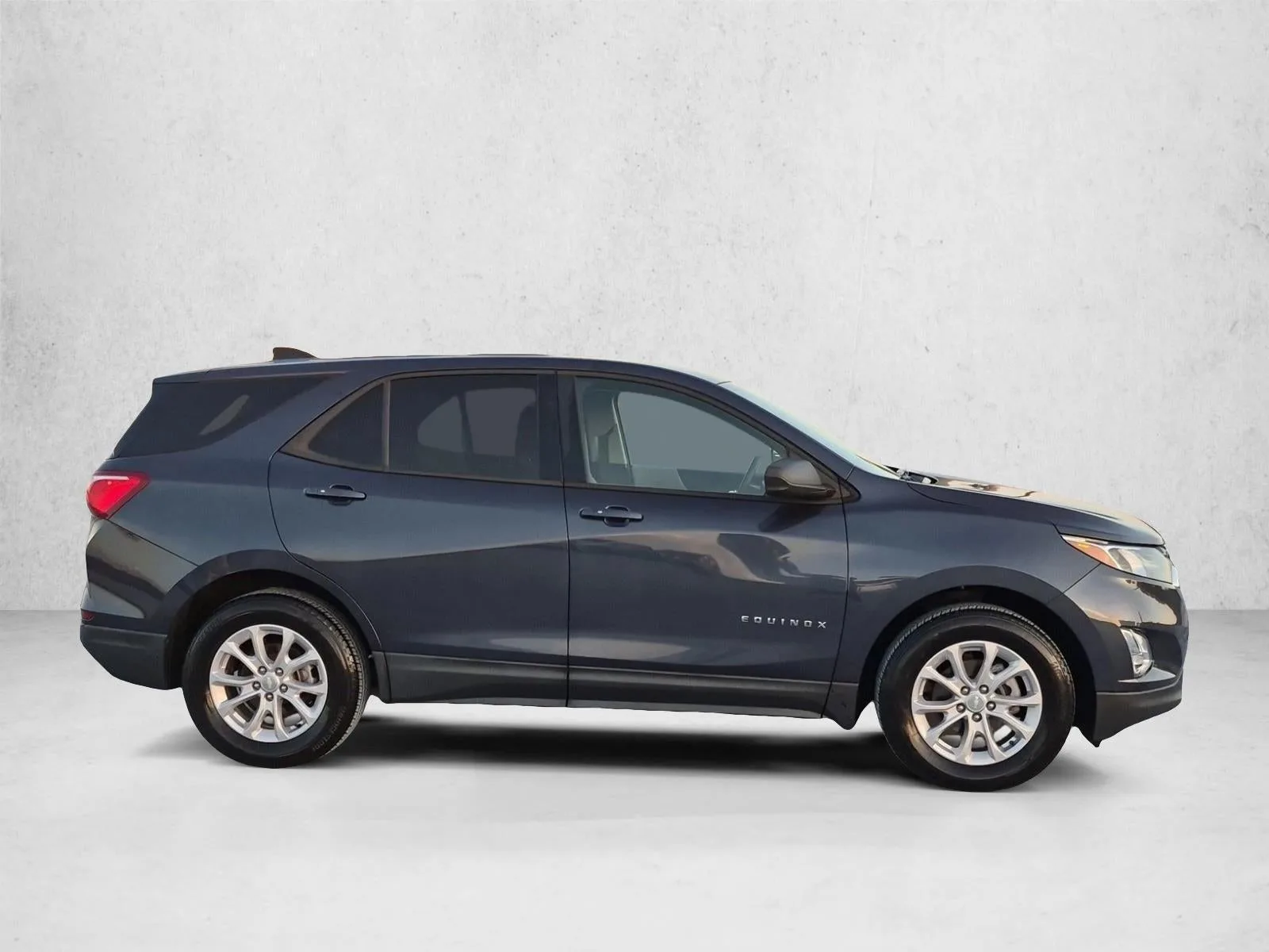 2019 Chevrolet Equinox LS photo 4
