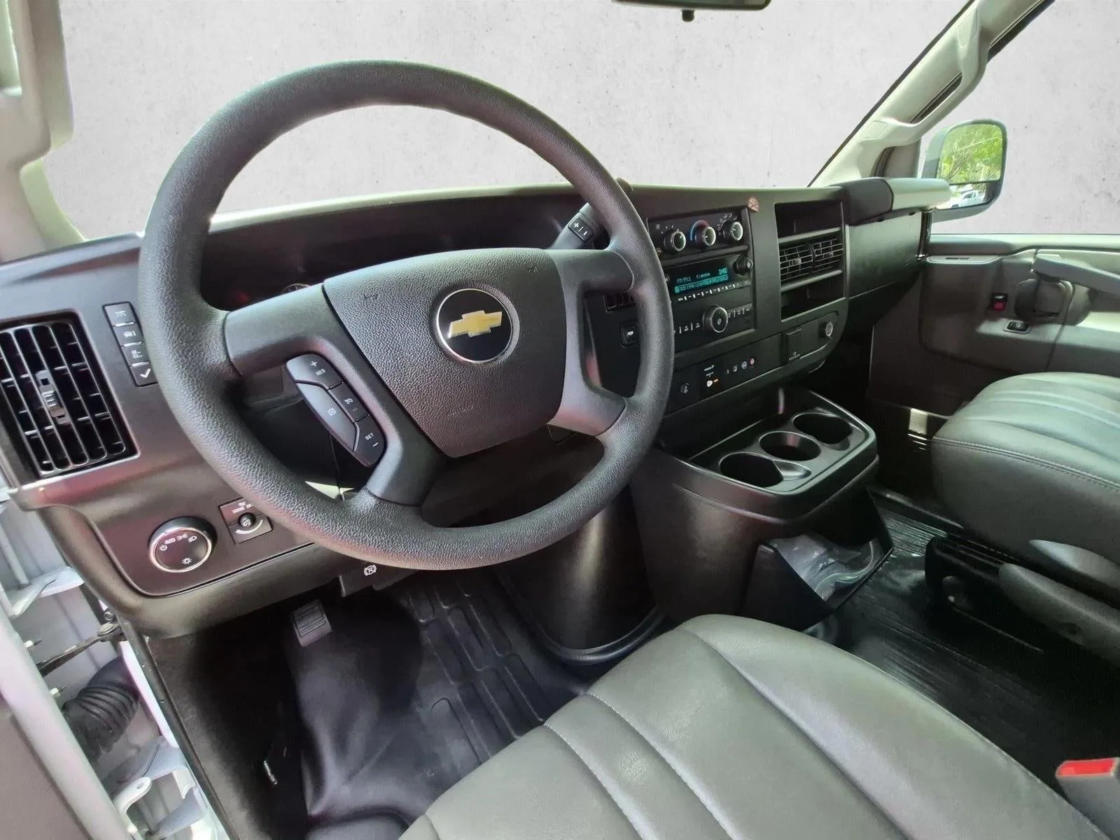 2025 Chevrolet Express Cargo Base photo 10