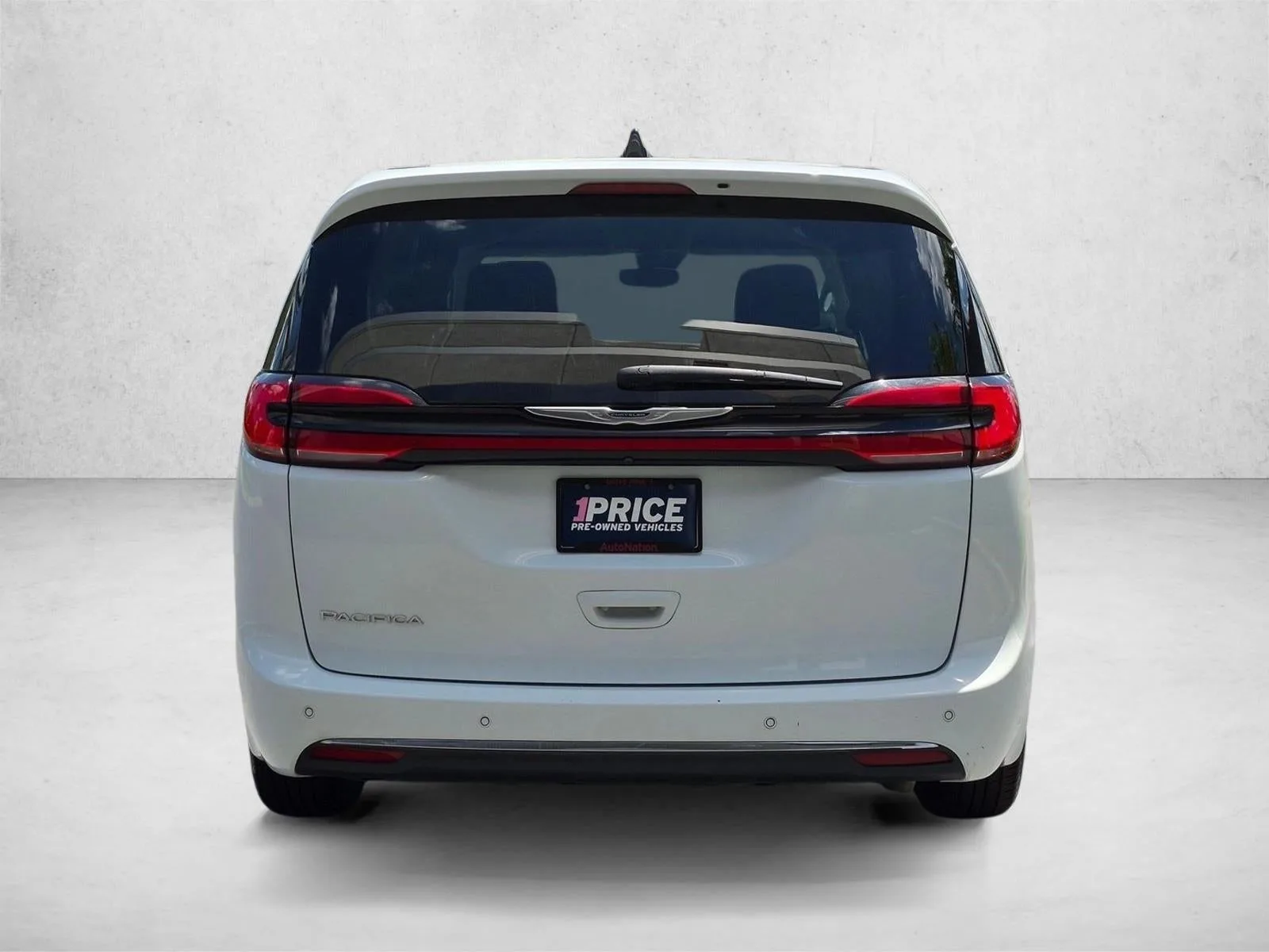 2023 Chrysler Pacifica Touring L FWD photo 7