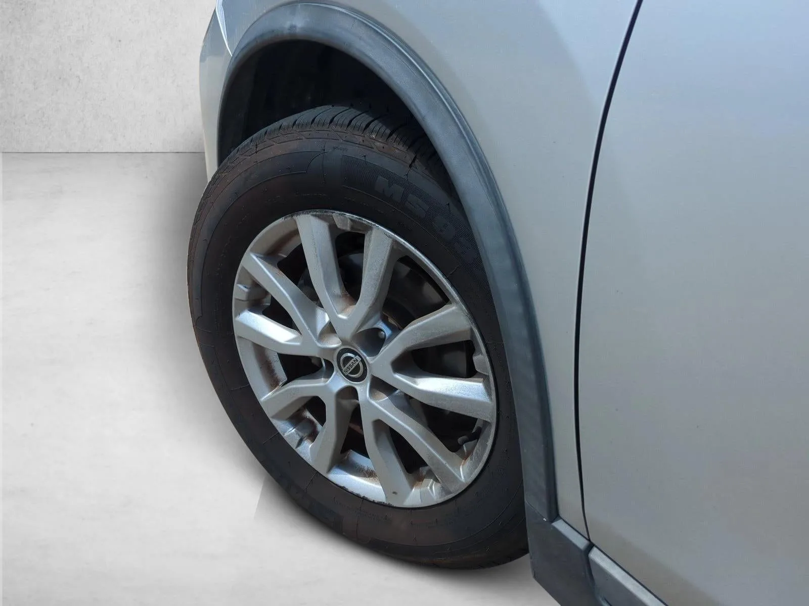 2018 Nissan Rogue FWD SV photo 7
