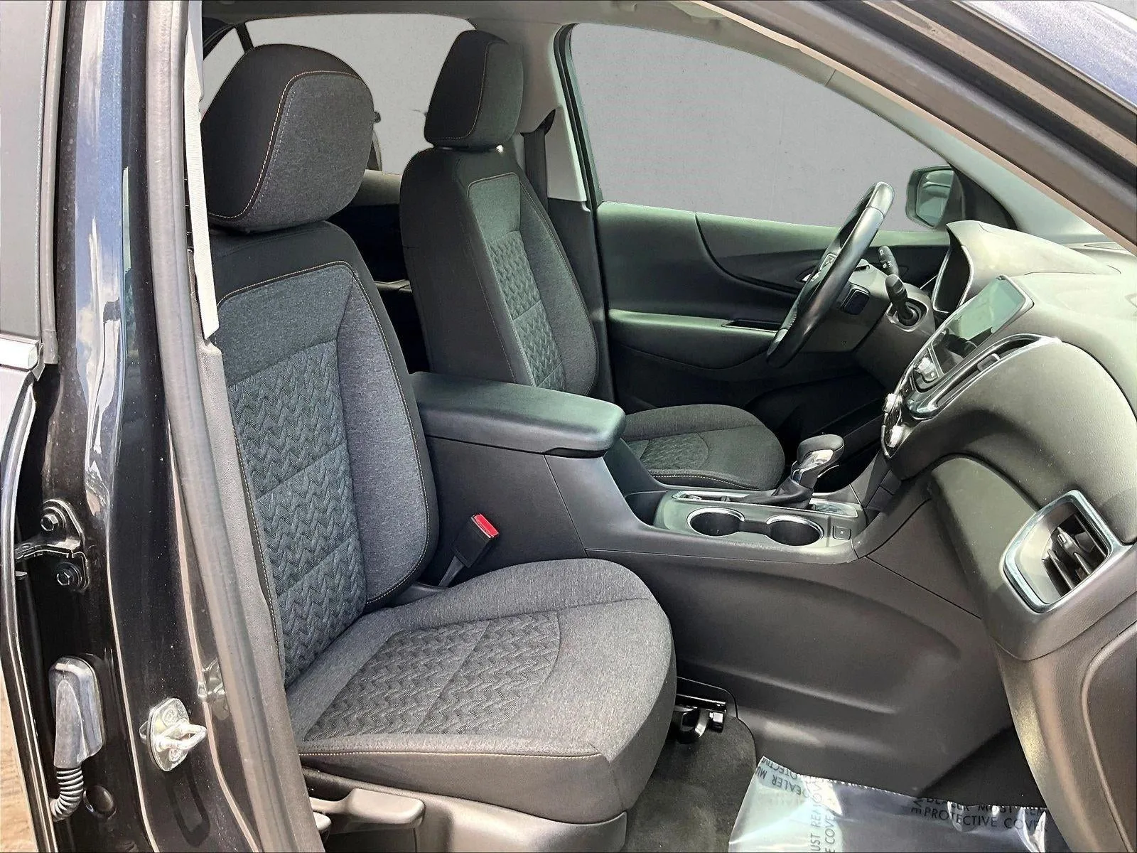 2022 Chevrolet Equinox LT photo 9