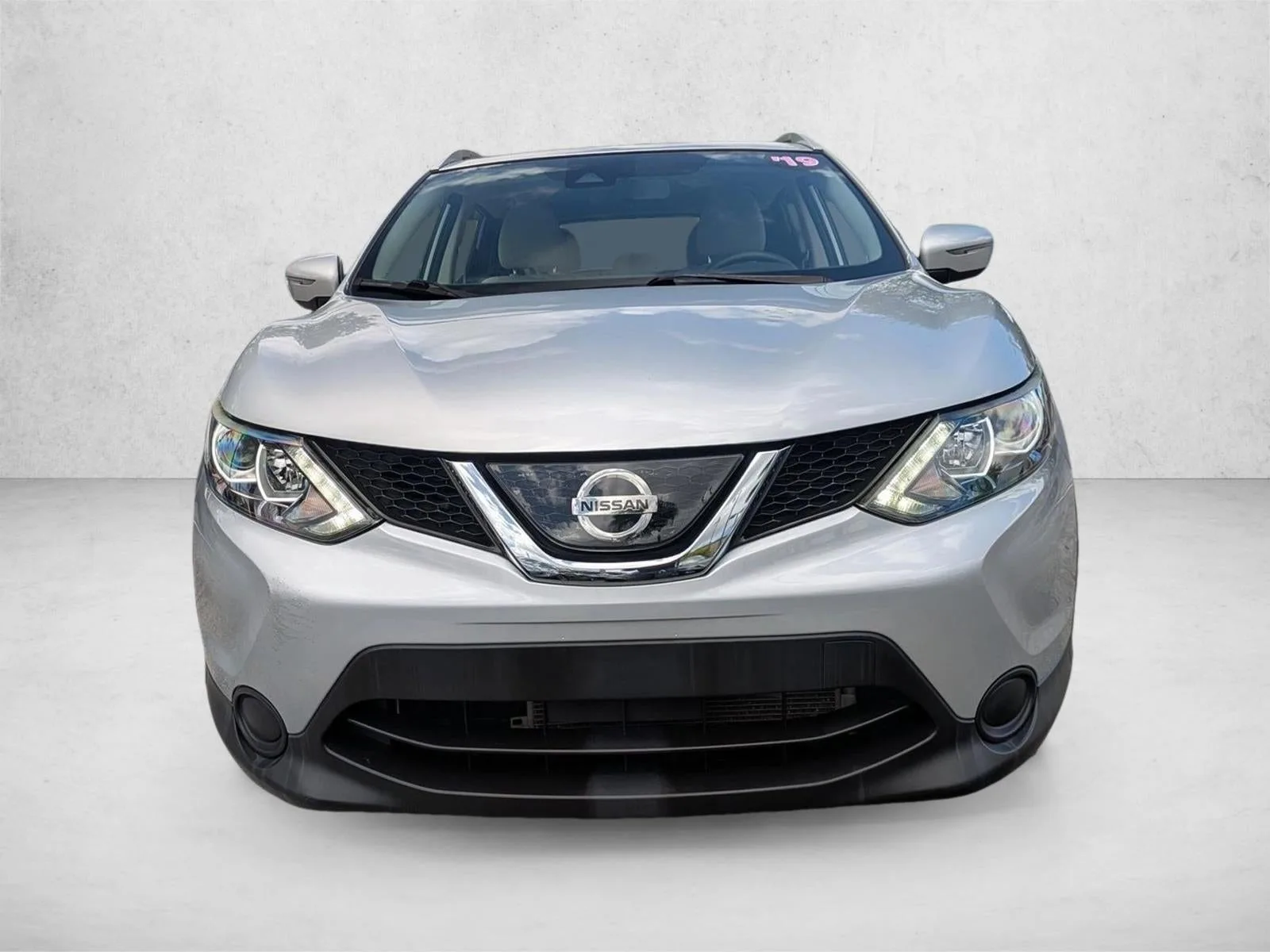 2019 Nissan Rogue Sport FWD SV photo 2