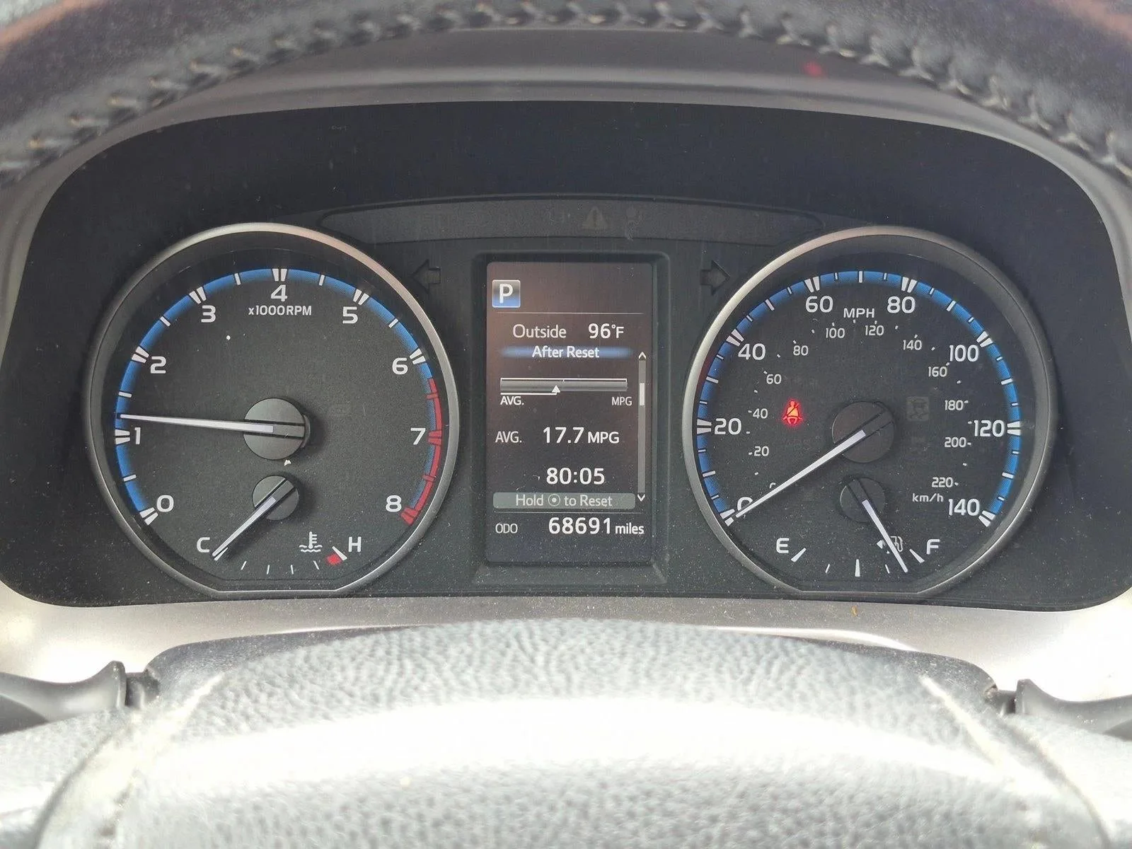2017 Toyota RAV4 XLE FWD (GS) photo 3