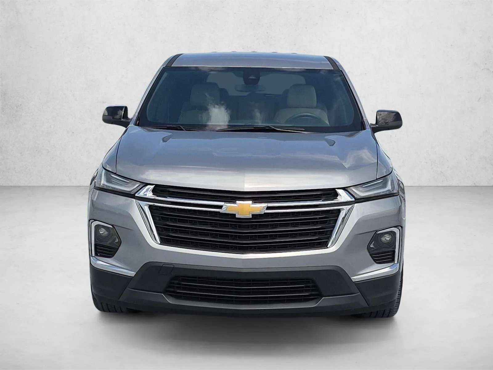 2023 Chevrolet Traverse LS photo 2