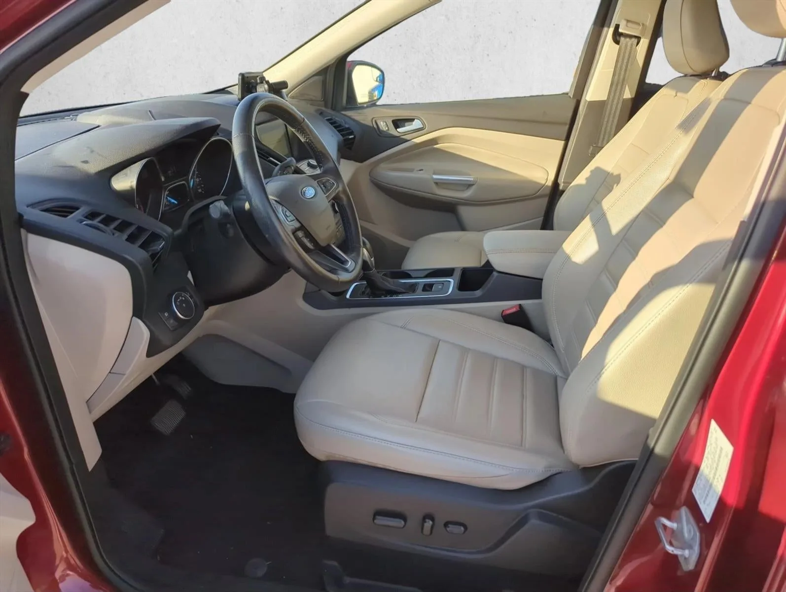 2019 Ford Escape SEL 4WD photo 12