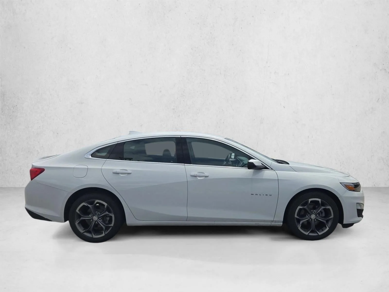 2024 Chevrolet Malibu 1LT photo 4