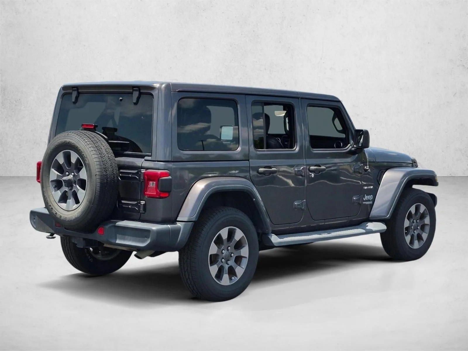 2018 Jeep Wrangler Unlimited Sahara 4x4 photo 5
