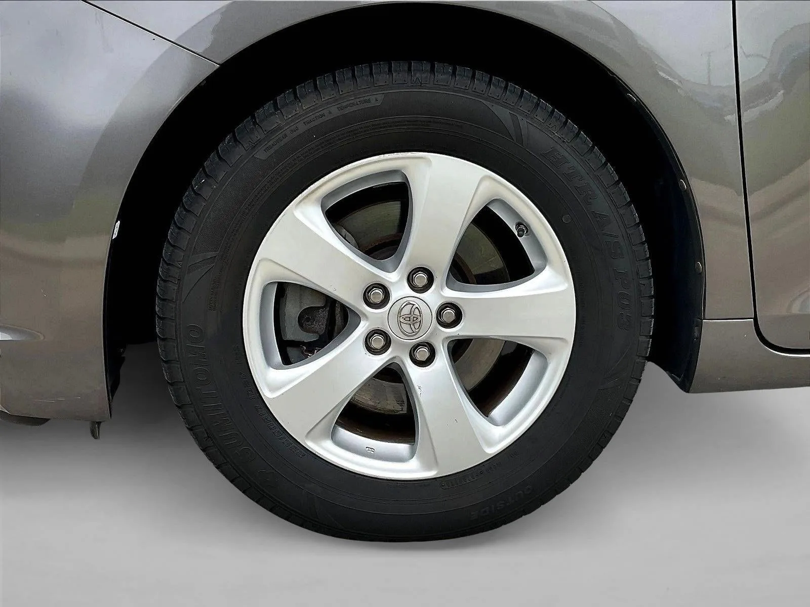 2017 Toyota Sienna L FWD 7-Passenger (Natl) photo 10