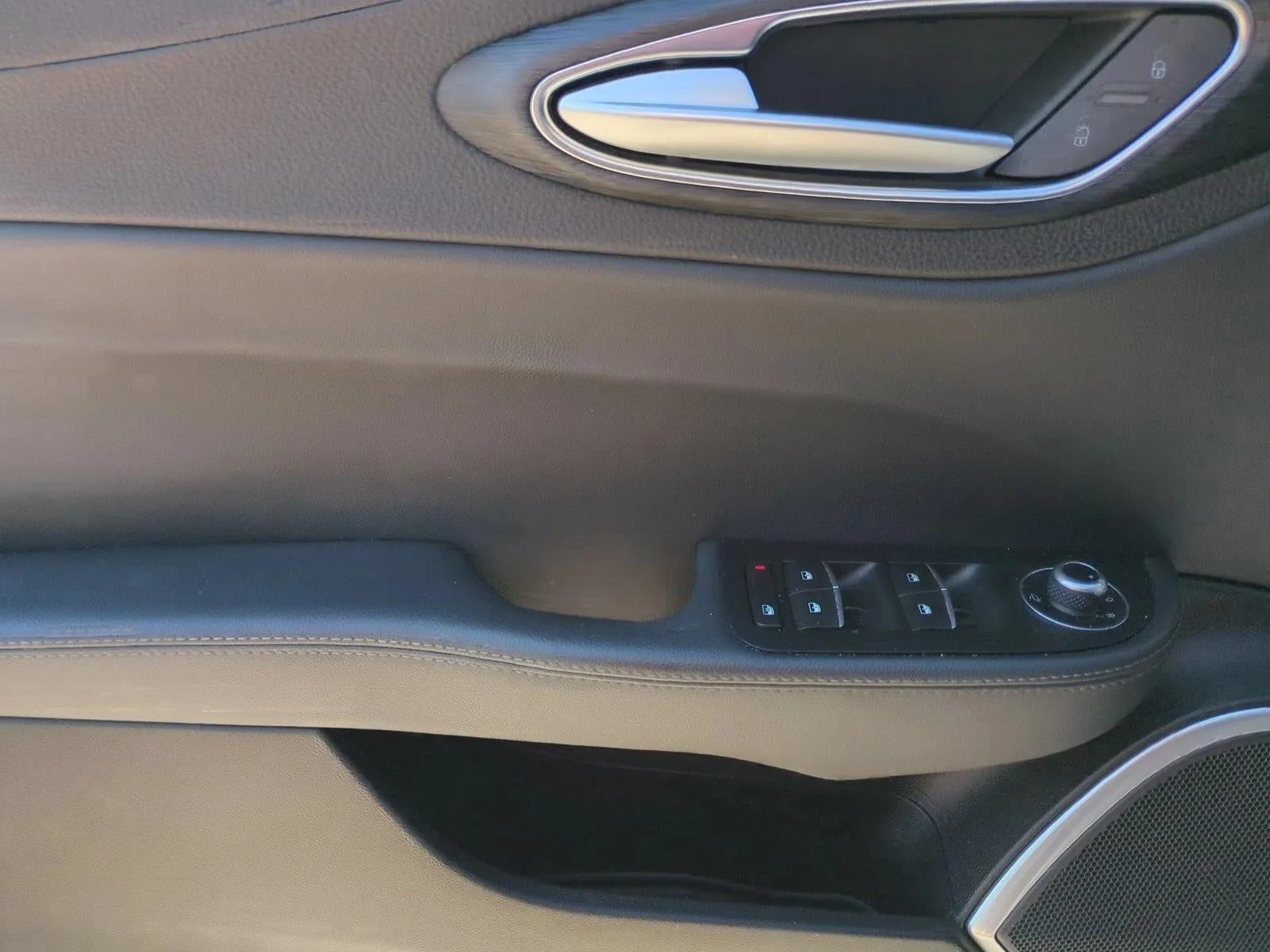 2020 Alfa Romeo Giulia AWD photo 11