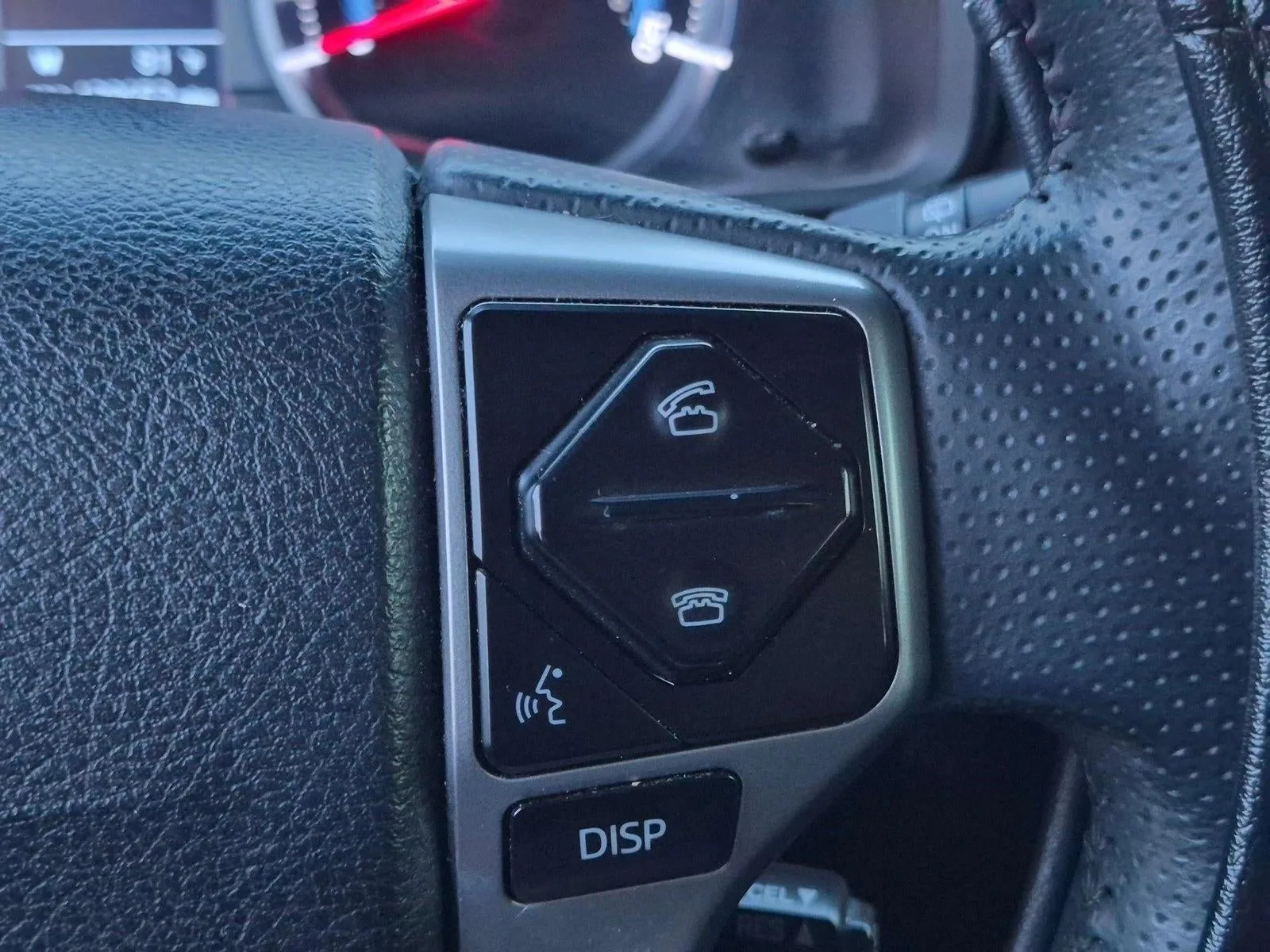 2017 Toyota 4Runner SR5 2WD (Natl) photo 12