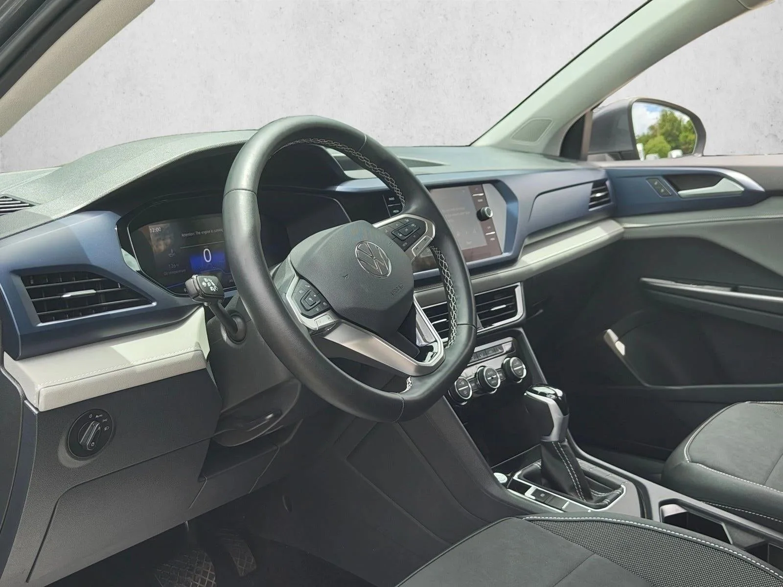 2024 Volkswagen Taos SE FWD photo 10