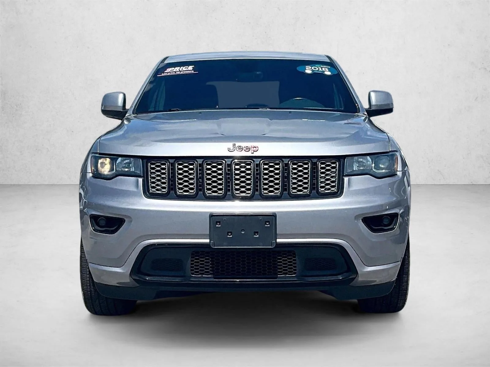 2018 Jeep Grand Cherokee Altitude 4x4 photo 3