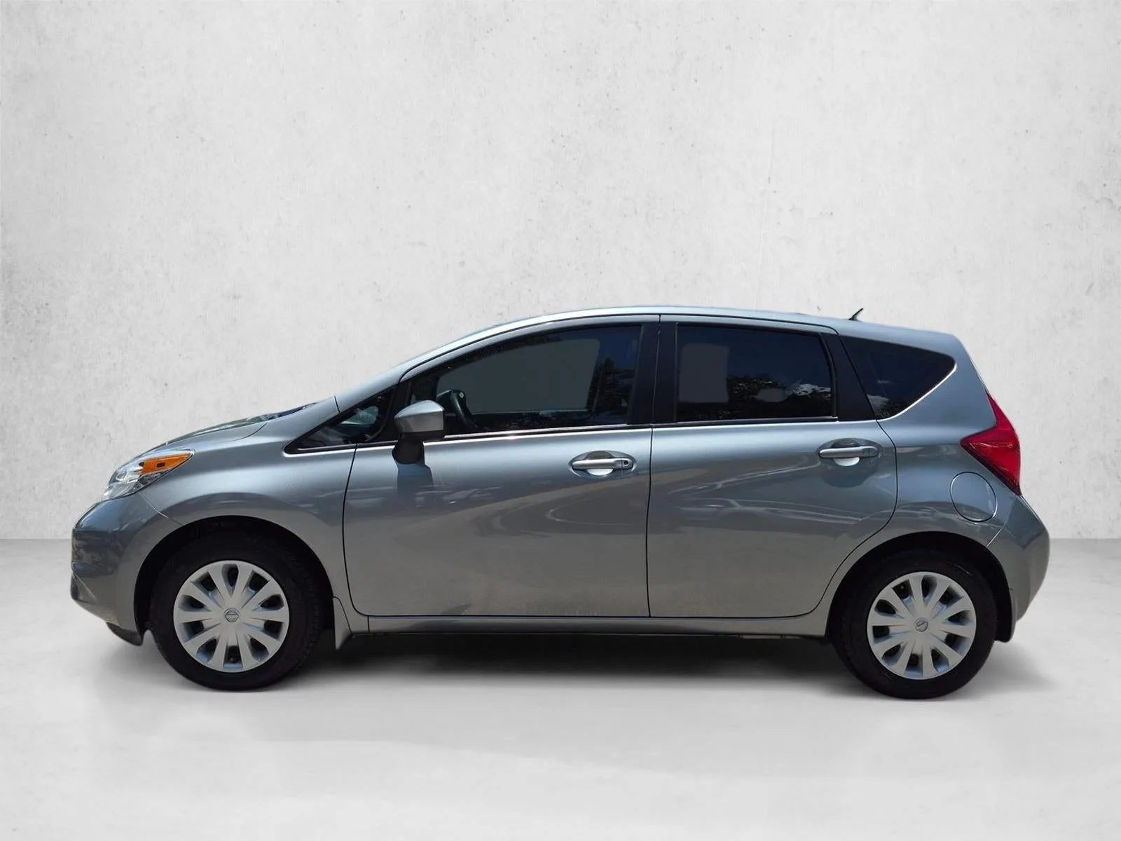 2015 Nissan Versa Note 5dr HB CVT 1.6 S Plus photo 9