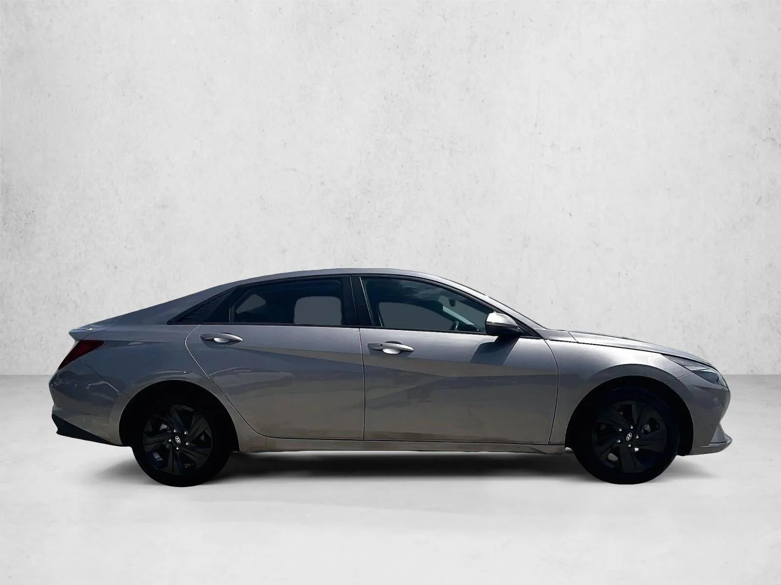2022 Hyundai Elantra SEL photo 5