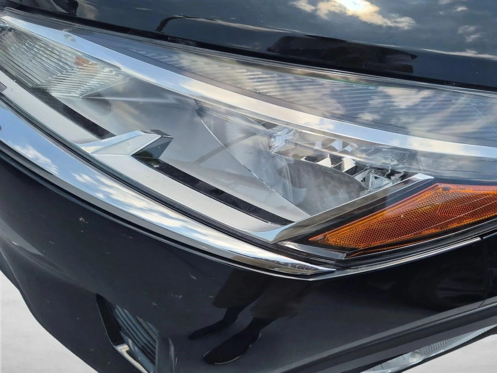 2023 Nissan Kicks S FWD photo 5