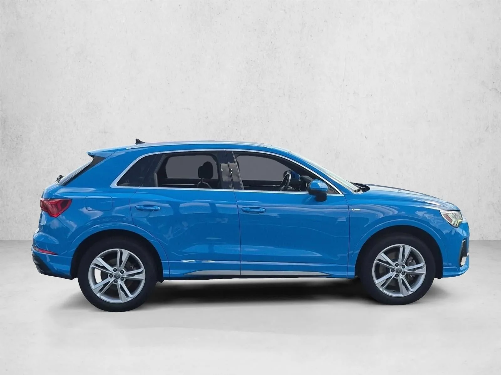 2020 Audi Q3 Premium Plus 45 TFSI S line quattro Tiptronic photo 4
