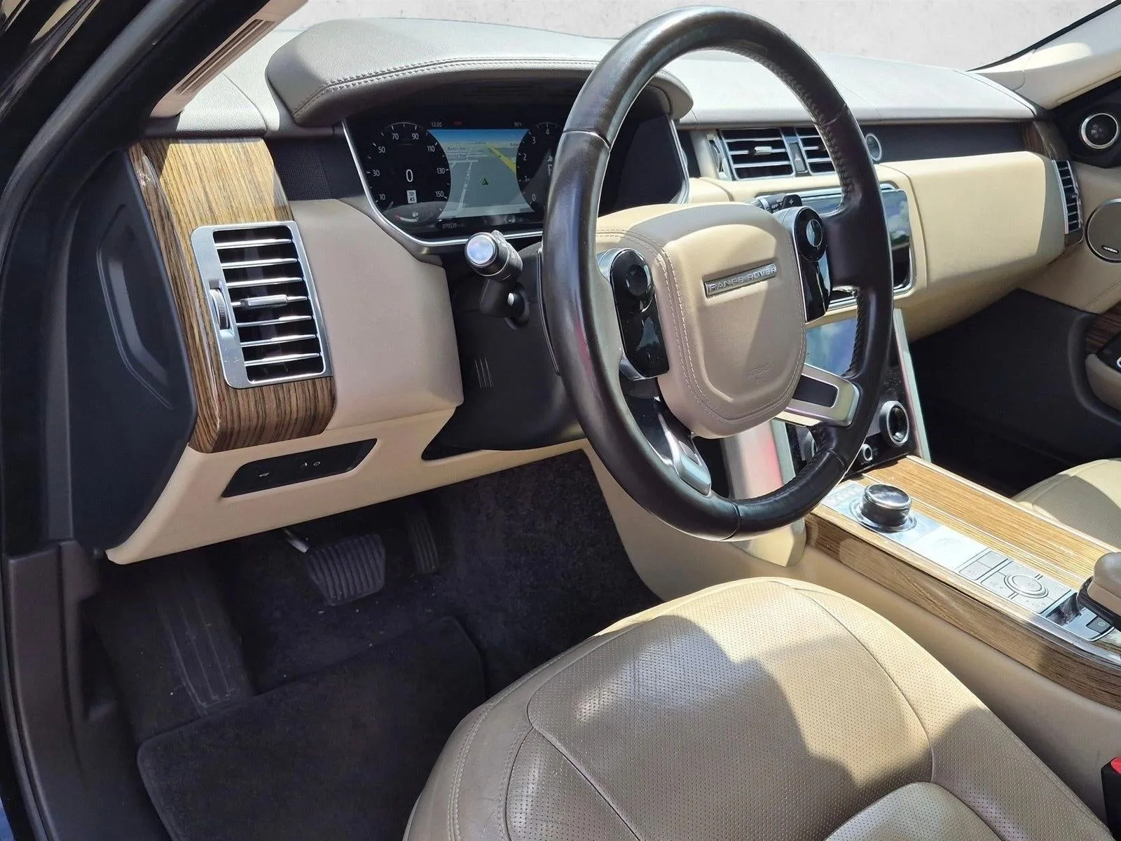 2019 Land Rover Range Rover 3.0L V6 Supercharged HSE photo 4