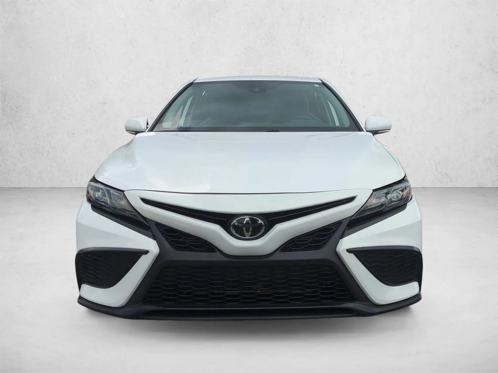 2023 Toyota Camry SE Auto (SE) photo 2