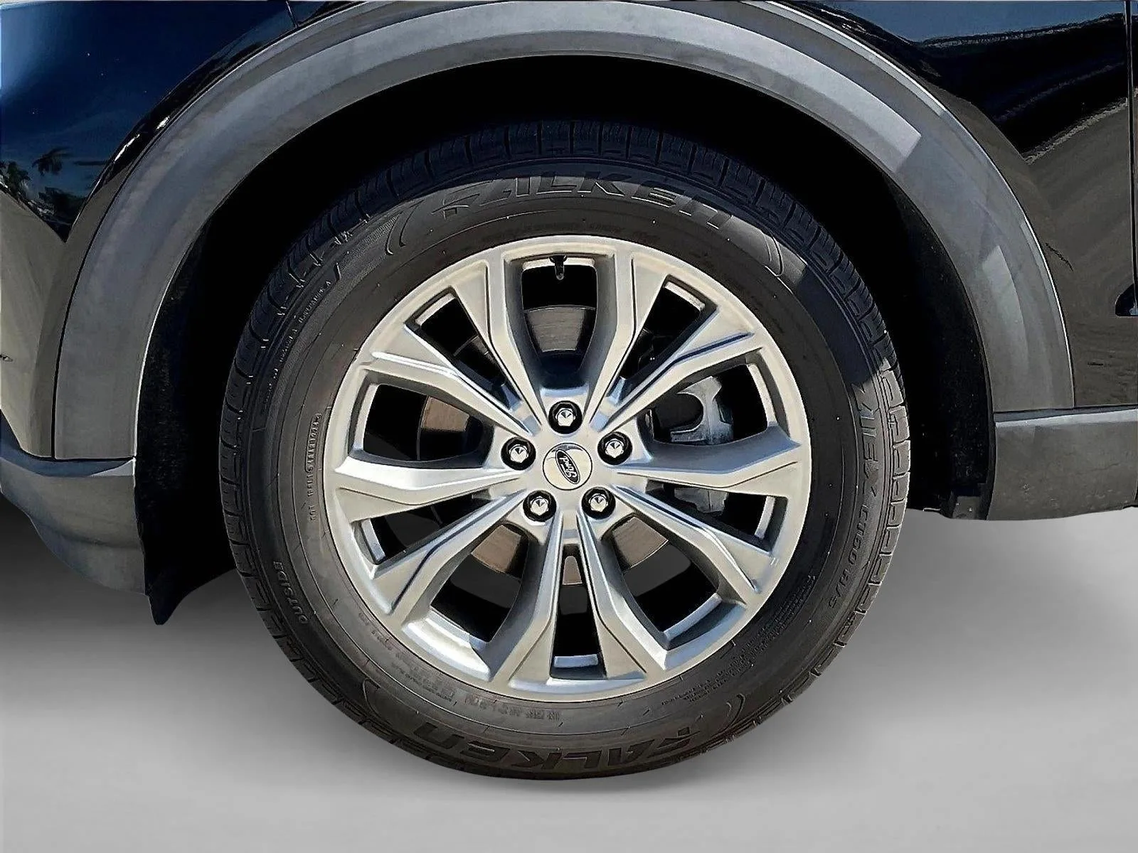 2020 Ford Explorer Limited RWD photo 10