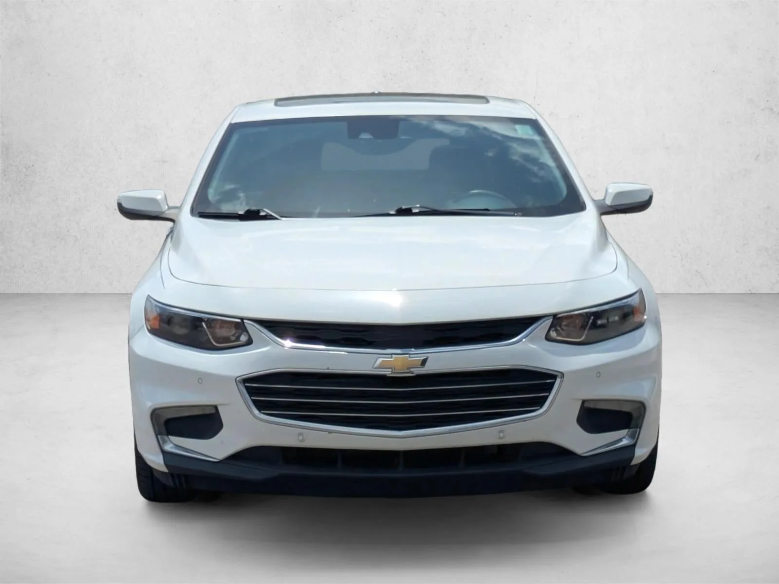 2017 Chevrolet Malibu Premier photo 2