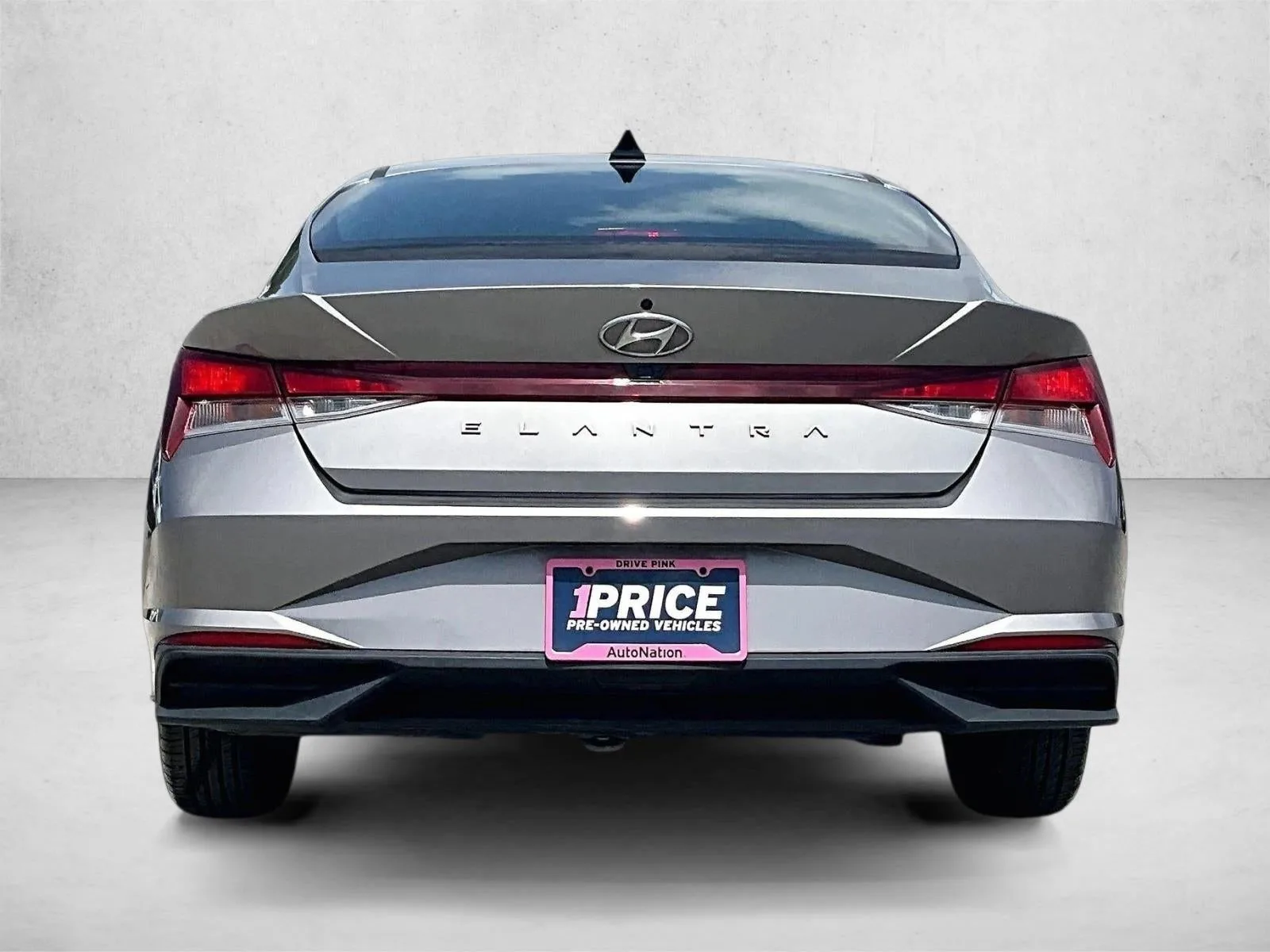 2022 Hyundai Elantra SEL photo 4
