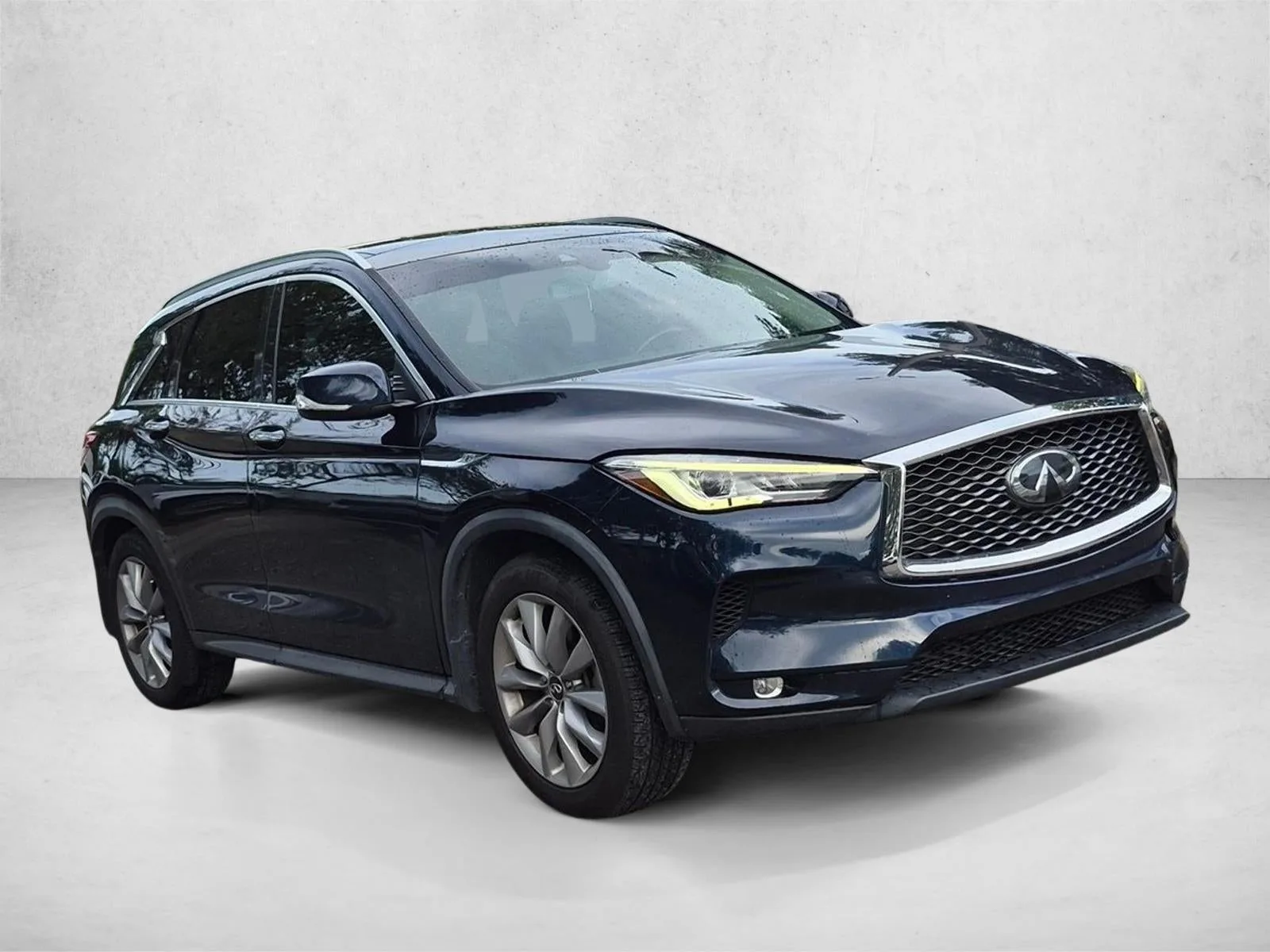 2021 INFINITI QX50 LUXE photo 3