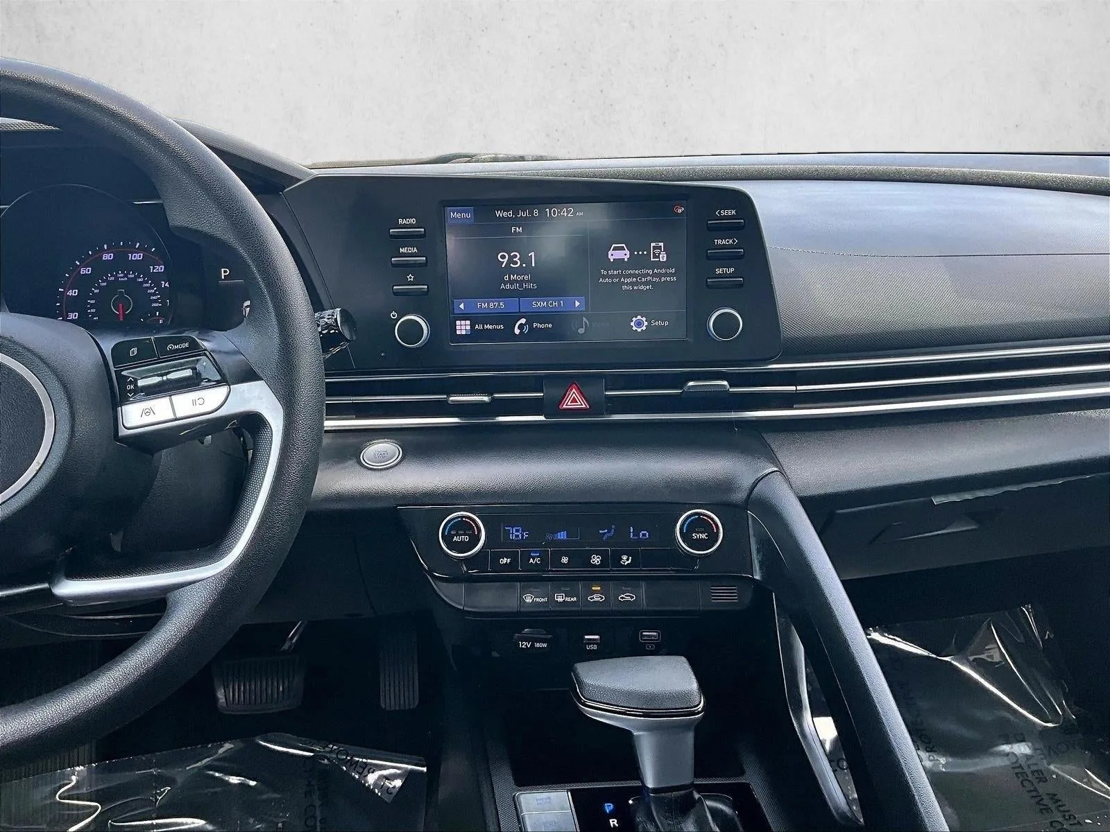 2022 Hyundai Elantra SEL photo 8