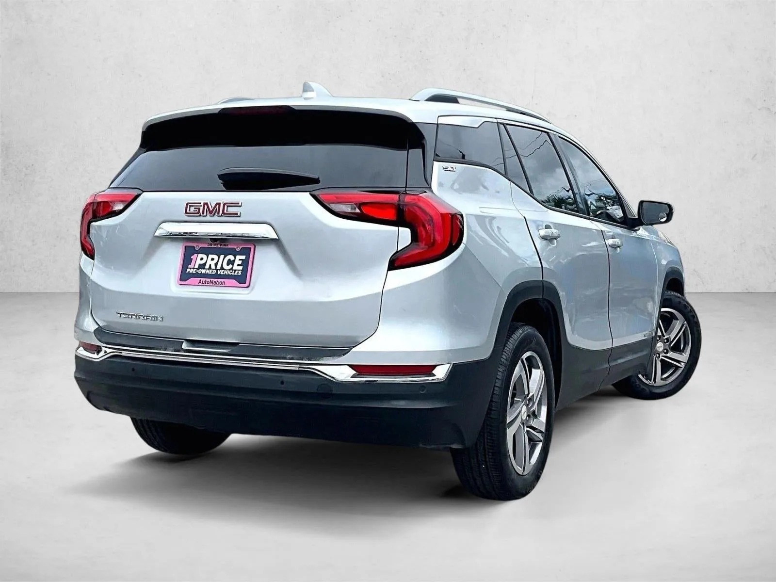 2018 GMC Terrain SLT photo 2