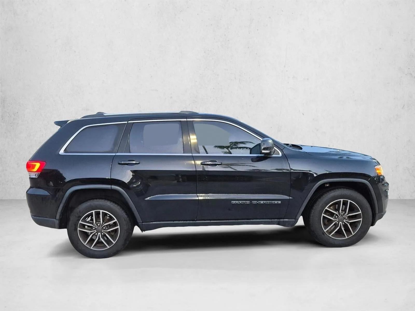 2019 Jeep Grand Cherokee Limited 4x2 photo 4