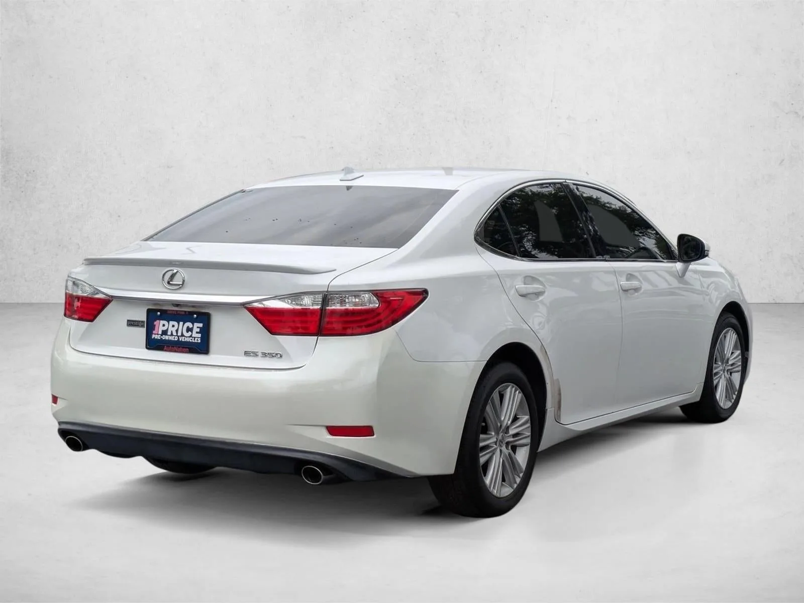 2014 Lexus ES 350 4dr Sdn photo 5
